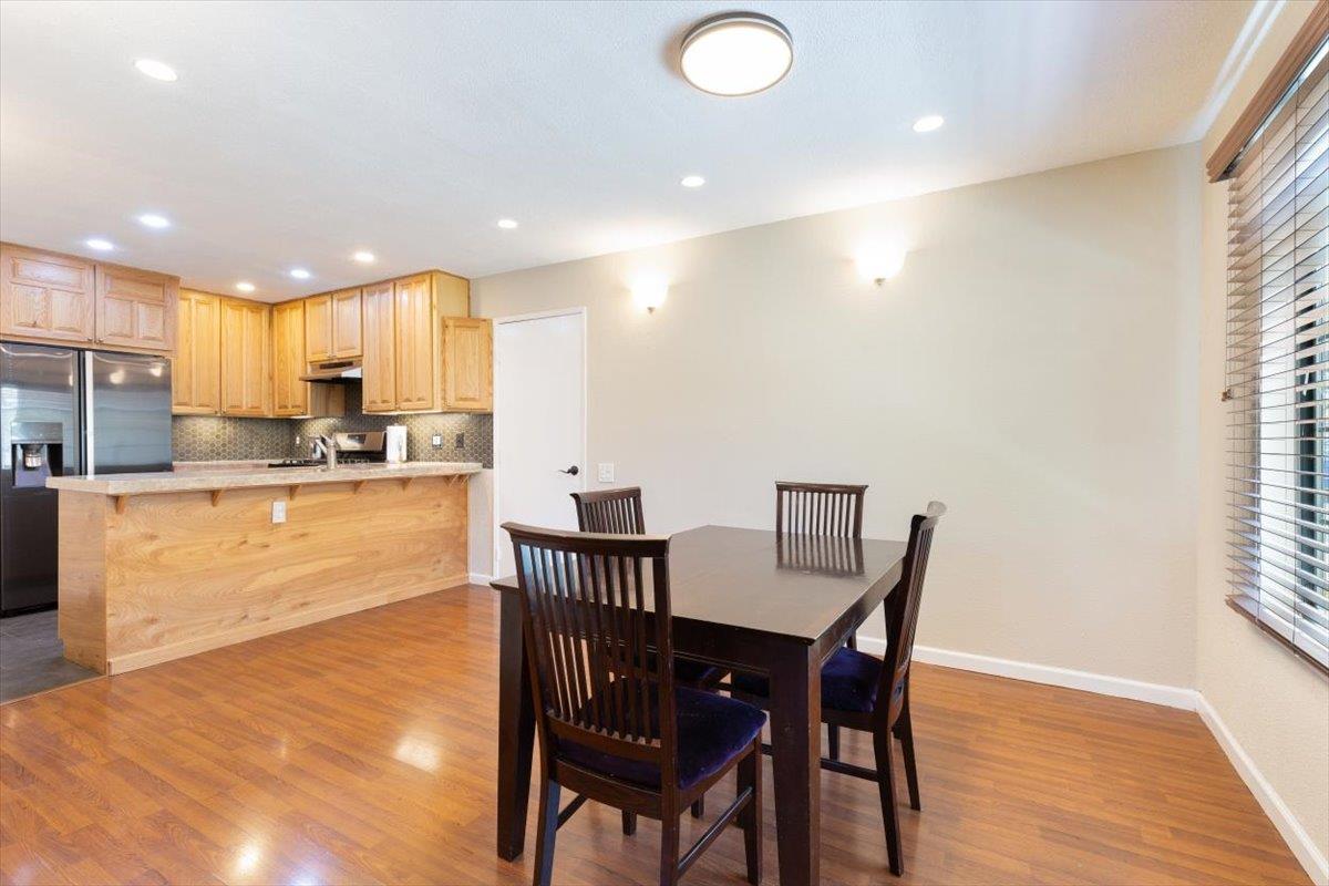 Detail Gallery Image 18 of 39 For 5453 Colony Green Dr, San Jose,  CA 95123 - 2 Beds | 2/1 Baths