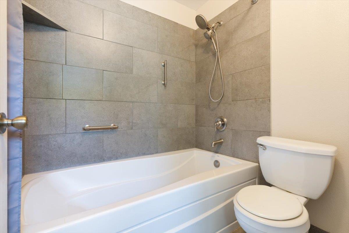 Detail Gallery Image 27 of 39 For 5453 Colony Green Dr, San Jose,  CA 95123 - 2 Beds | 2/1 Baths