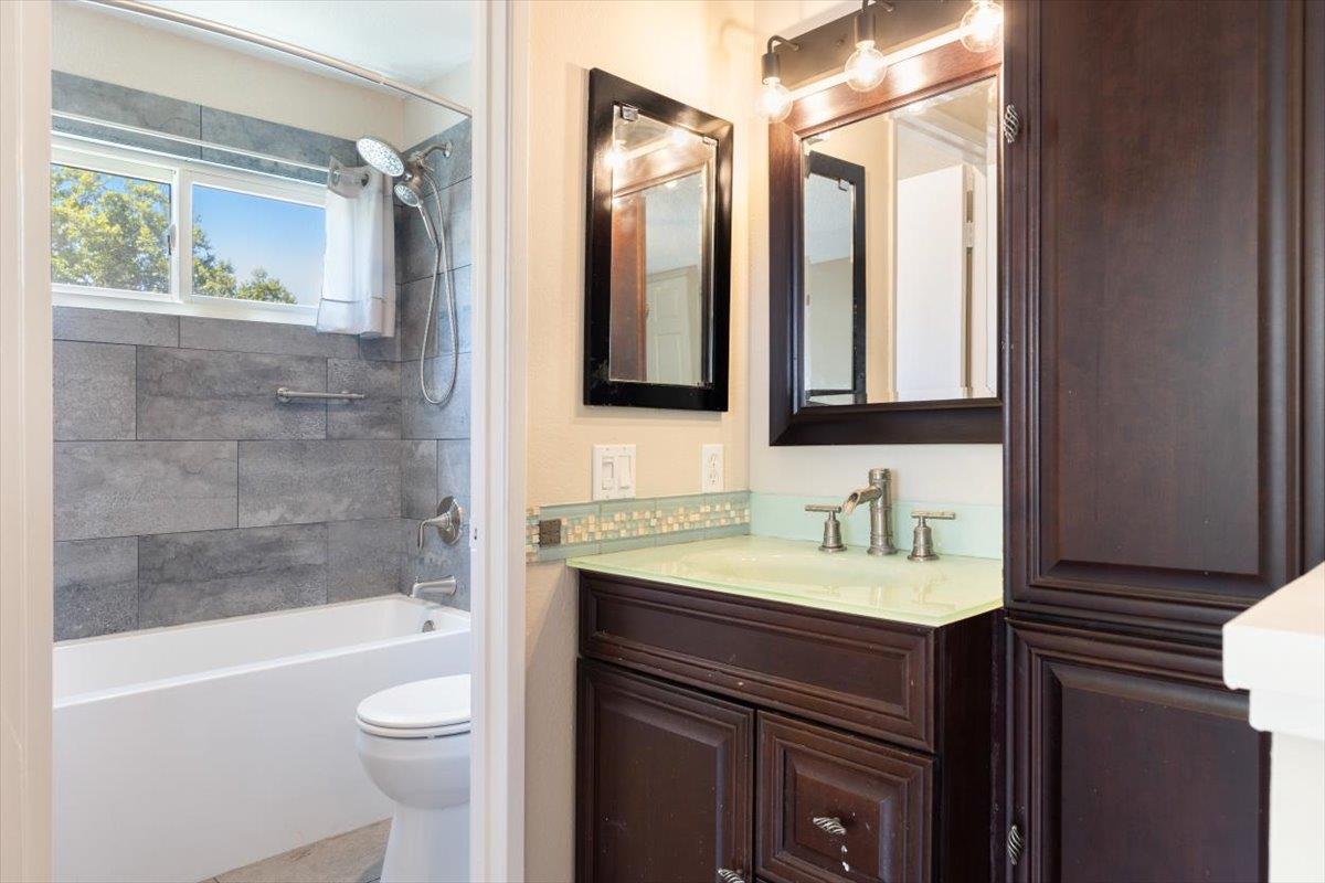 Detail Gallery Image 31 of 39 For 5453 Colony Green Dr, San Jose,  CA 95123 - 2 Beds | 2/1 Baths