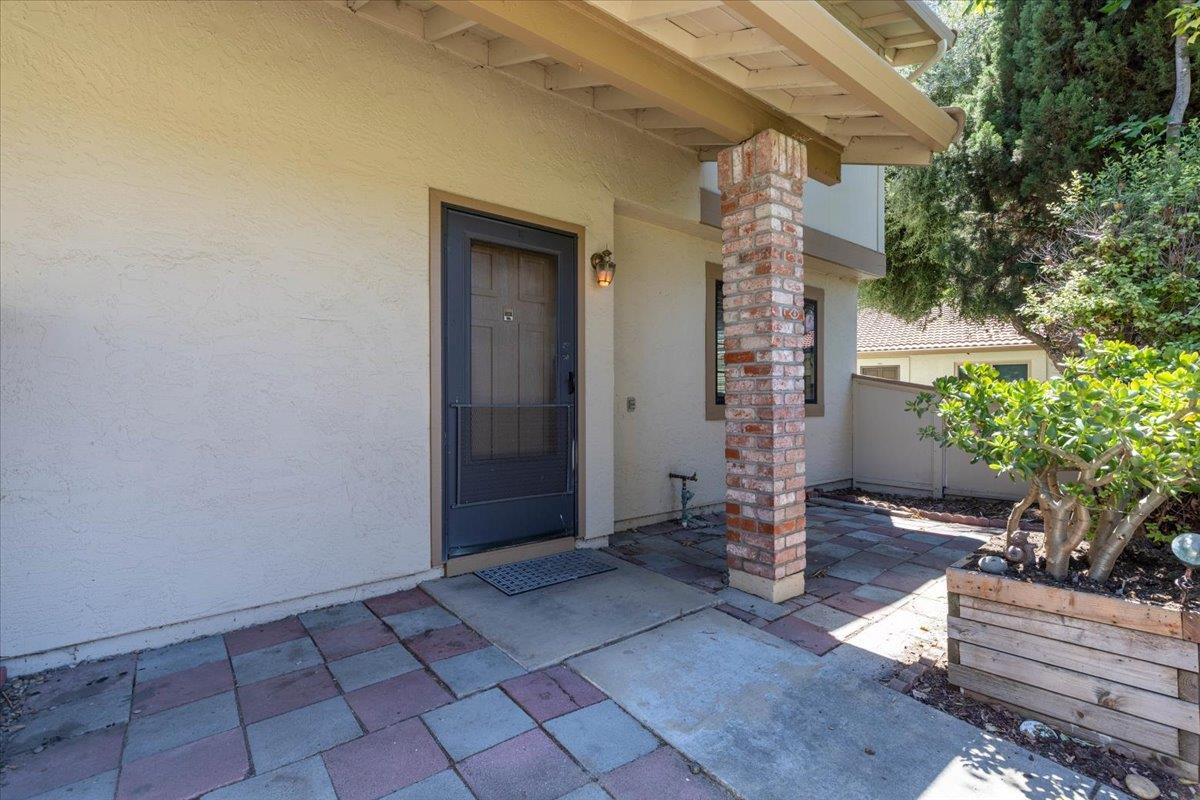 Detail Gallery Image 8 of 39 For 5453 Colony Green Dr, San Jose,  CA 95123 - 2 Beds | 2/1 Baths