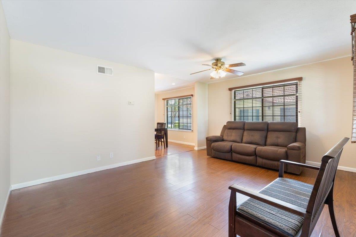 Detail Gallery Image 9 of 39 For 5453 Colony Green Dr, San Jose,  CA 95123 - 2 Beds | 2/1 Baths