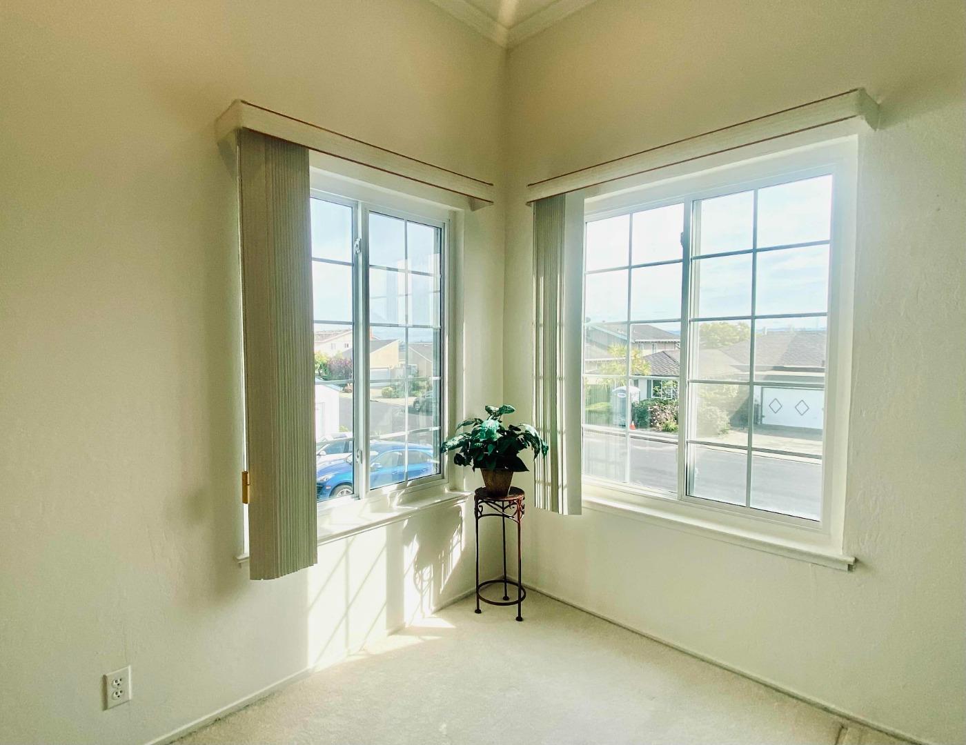 Detail Gallery Image 15 of 23 For 242 Surfbird Isle, Foster City,  CA 94404 - 4 Beds | 2/1 Baths