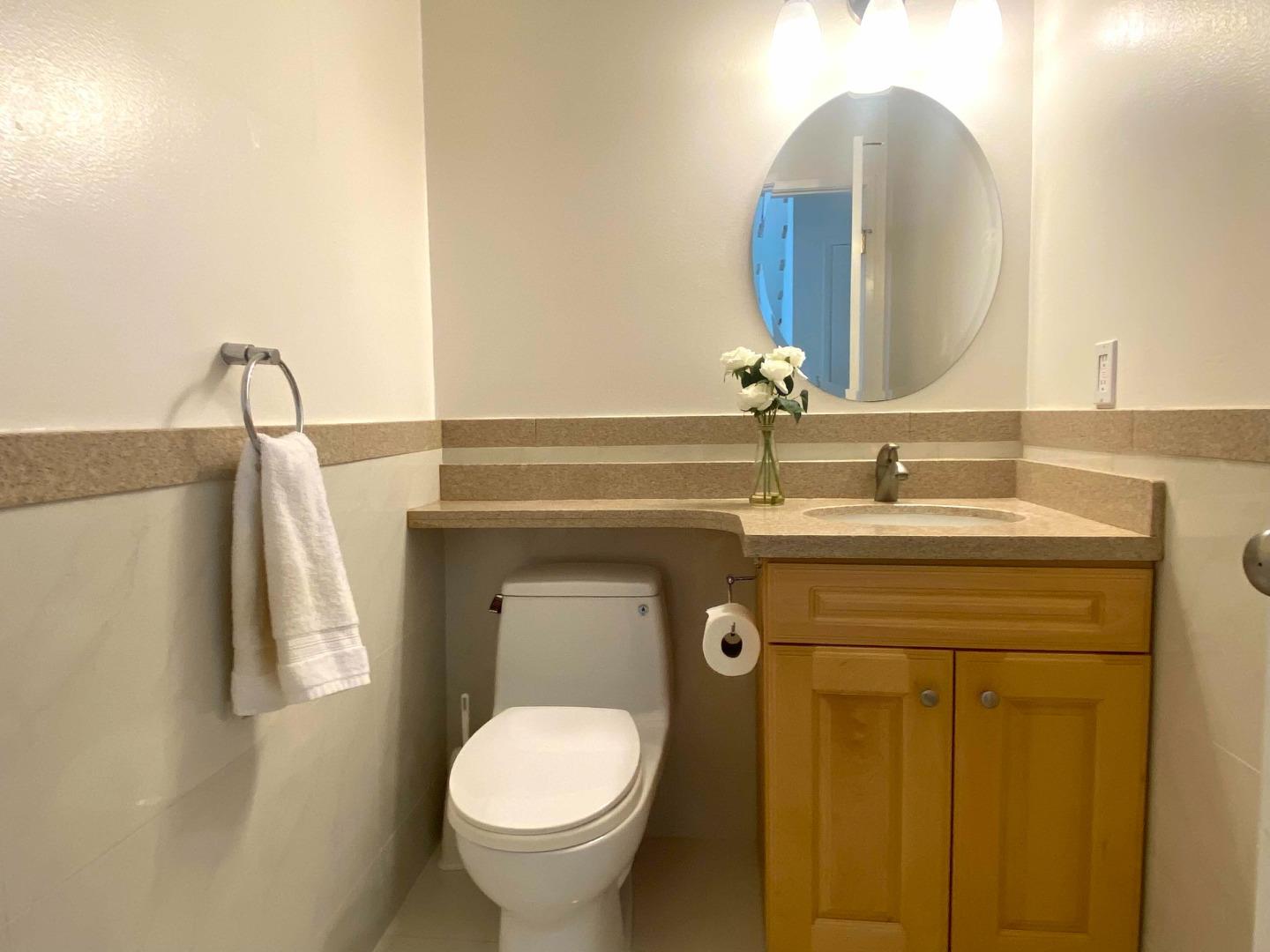 Detail Gallery Image 20 of 23 For 242 Surfbird Isle, Foster City,  CA 94404 - 4 Beds | 2/1 Baths