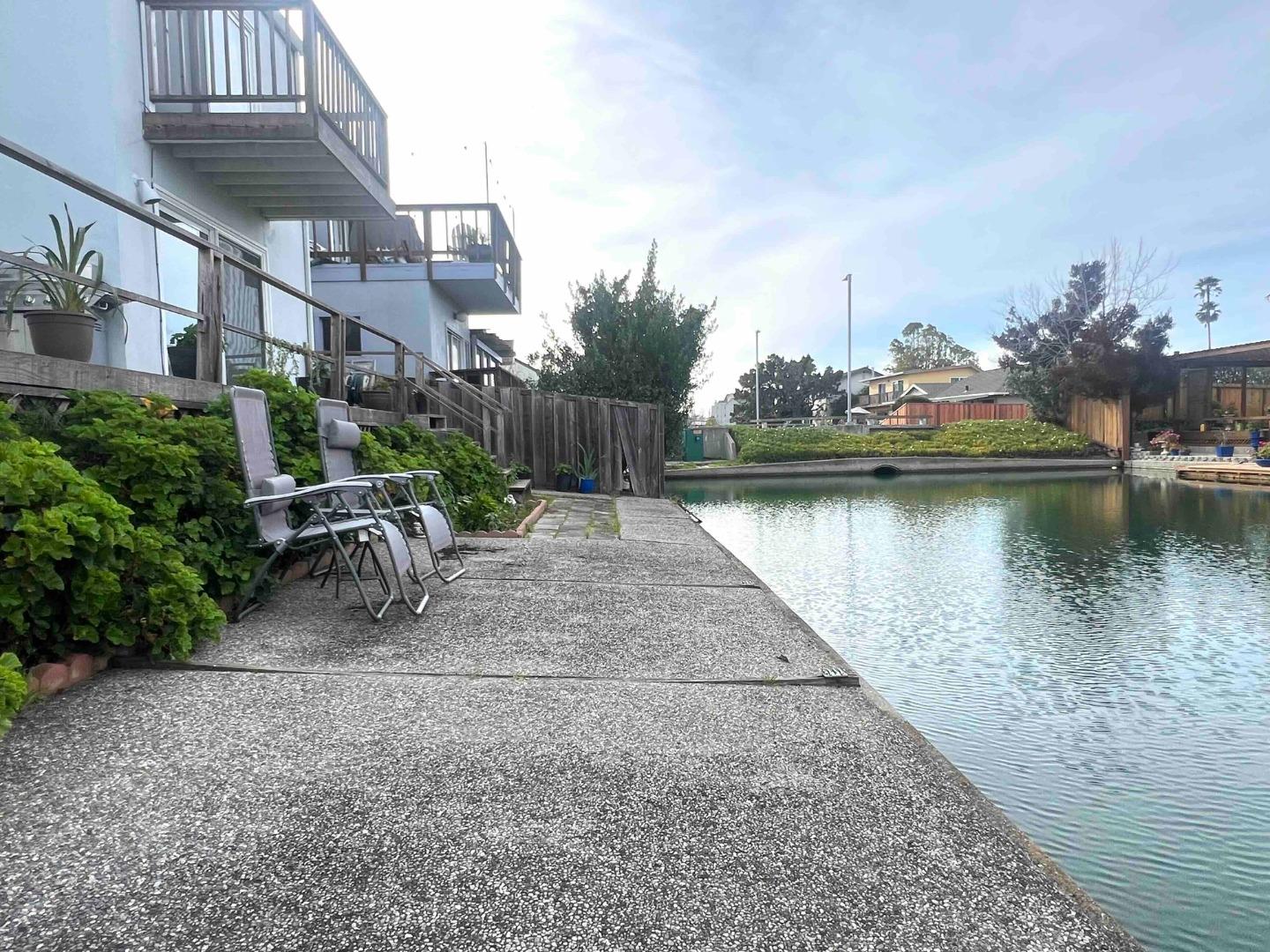 Detail Gallery Image 22 of 23 For 242 Surfbird Isle, Foster City,  CA 94404 - 4 Beds | 2/1 Baths