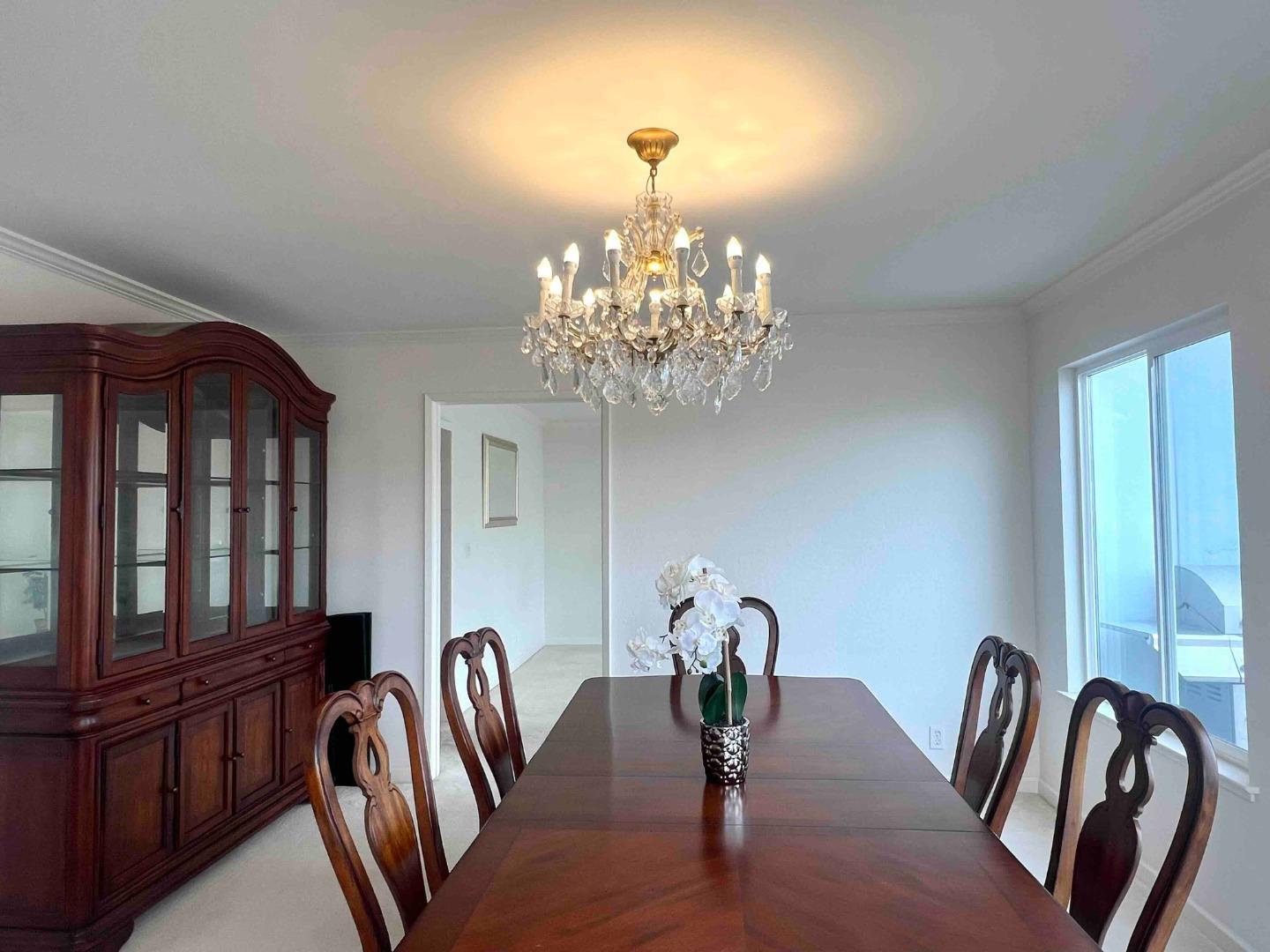 Detail Gallery Image 9 of 23 For 242 Surfbird Isle, Foster City,  CA 94404 - 4 Beds | 2/1 Baths