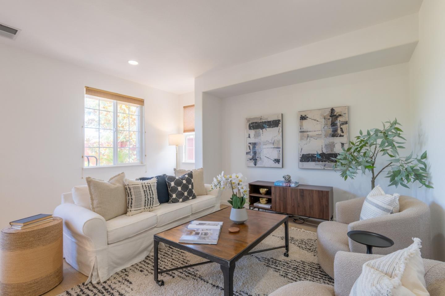 Detail Gallery Image 11 of 32 For 4785 Sea Crest Dr, Seaside,  CA 93955 - 4 Beds | 2/1 Baths