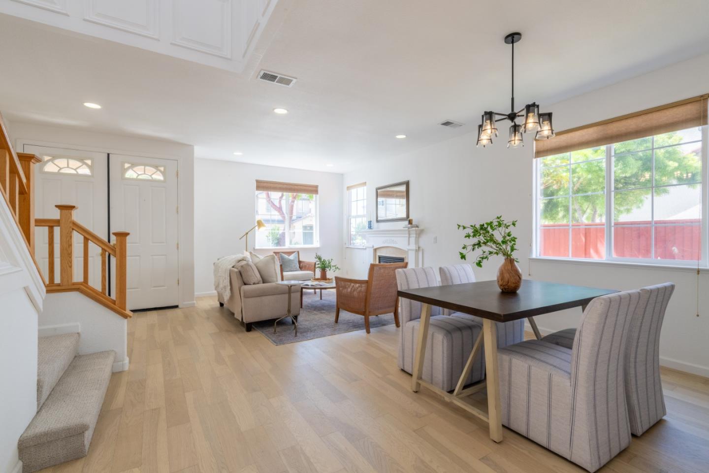 Detail Gallery Image 5 of 32 For 4785 Sea Crest Dr, Seaside,  CA 93955 - 4 Beds | 2/1 Baths