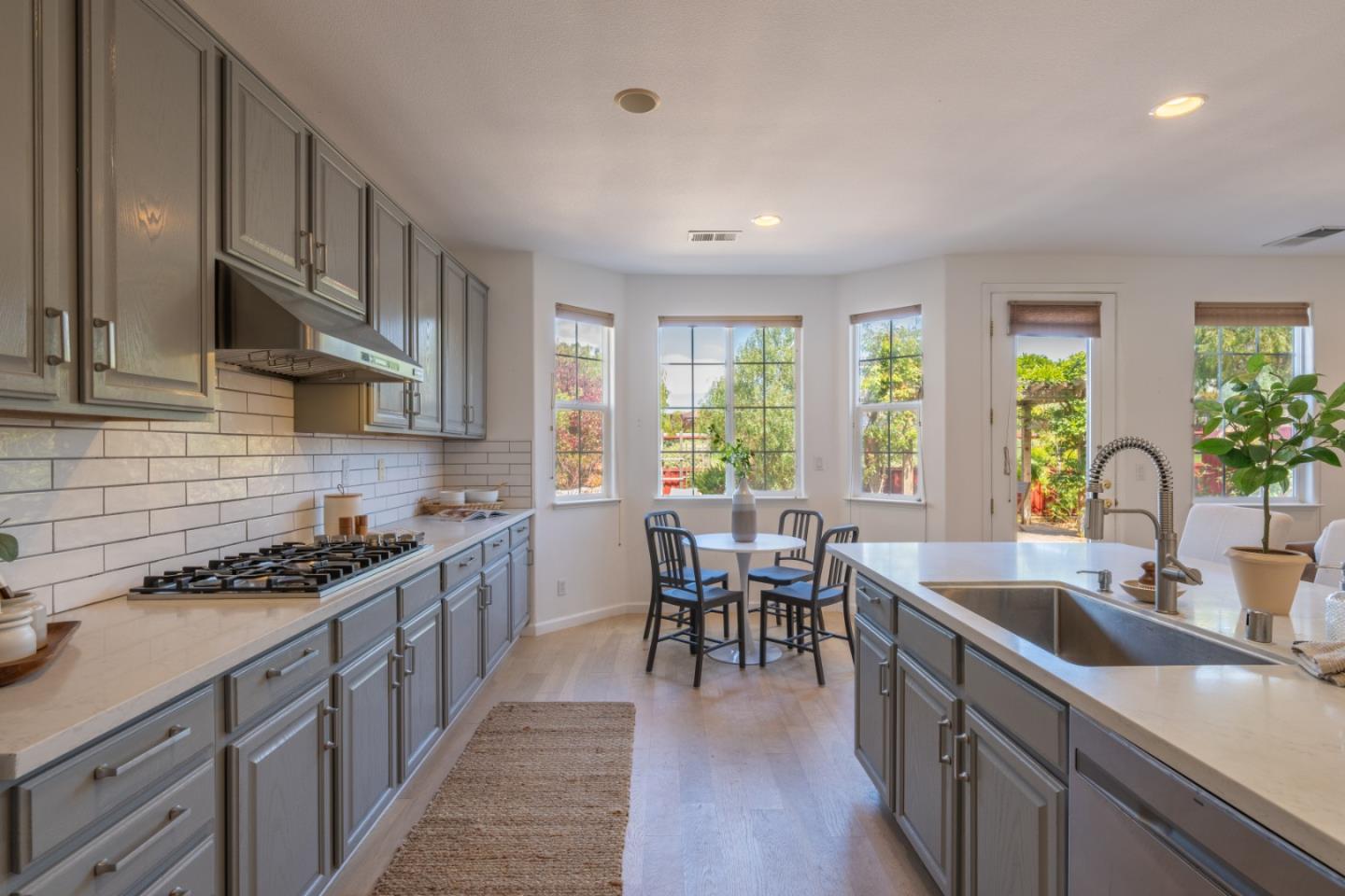Detail Gallery Image 8 of 32 For 4785 Sea Crest Dr, Seaside,  CA 93955 - 4 Beds | 2/1 Baths
