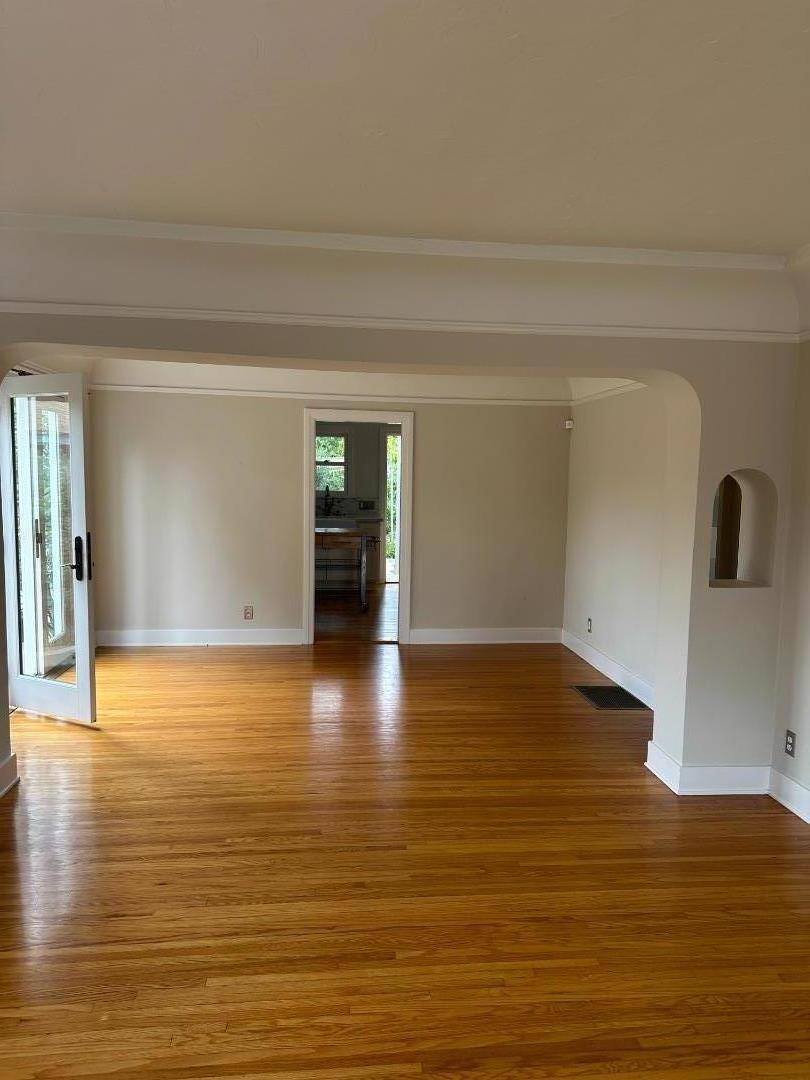 Detail Gallery Image 10 of 21 For 3860 Minerva Ave, Los Angeles,  CA 90066 - 3 Beds | 2 Baths