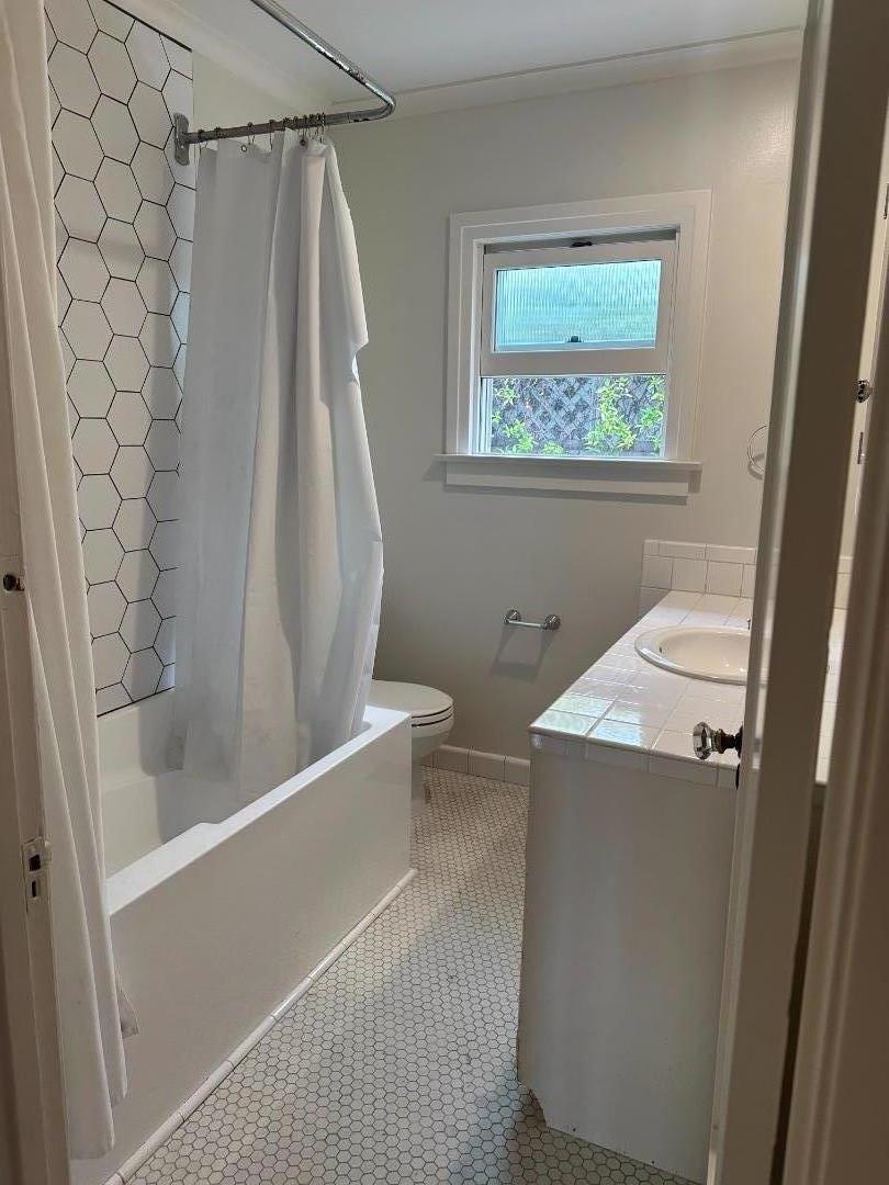 Detail Gallery Image 17 of 21 For 3860 Minerva Ave, Los Angeles,  CA 90066 - 3 Beds | 2 Baths