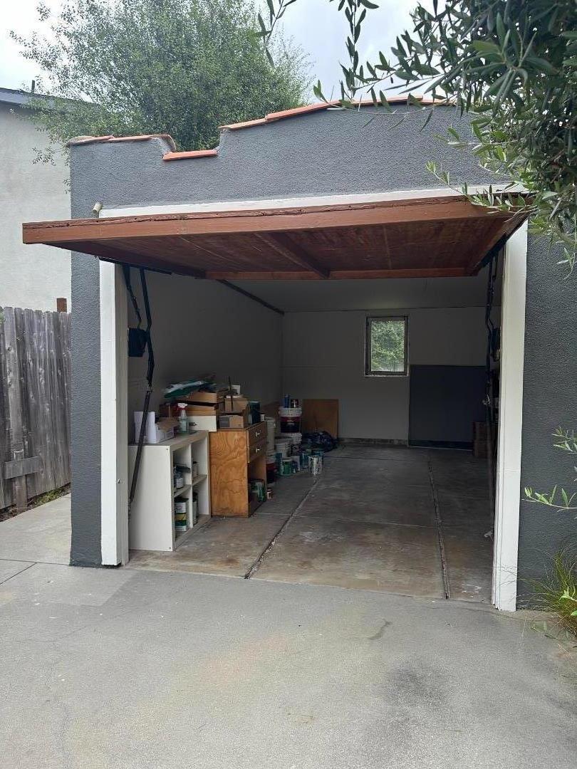 Detail Gallery Image 2 of 21 For 3860 Minerva Ave, Los Angeles,  CA 90066 - 3 Beds | 2 Baths