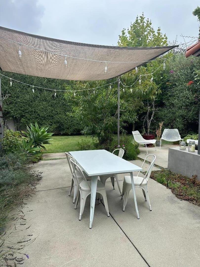 Detail Gallery Image 4 of 21 For 3860 Minerva Ave, Los Angeles,  CA 90066 - 3 Beds | 2 Baths