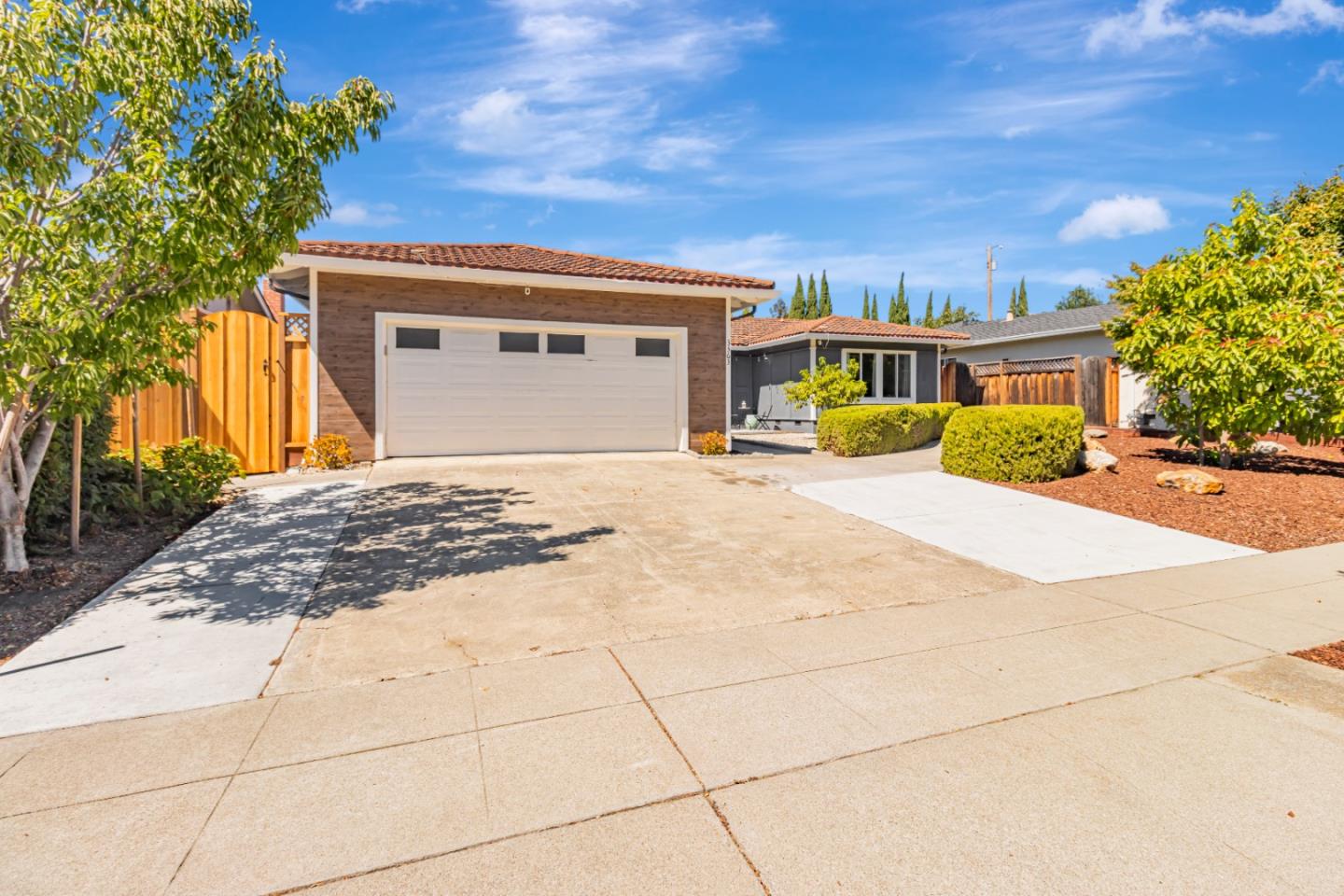 Detail Gallery Image 2 of 35 For 3363 Mira Vista Cir, San Jose,  CA 95132 - 4 Beds | 3 Baths