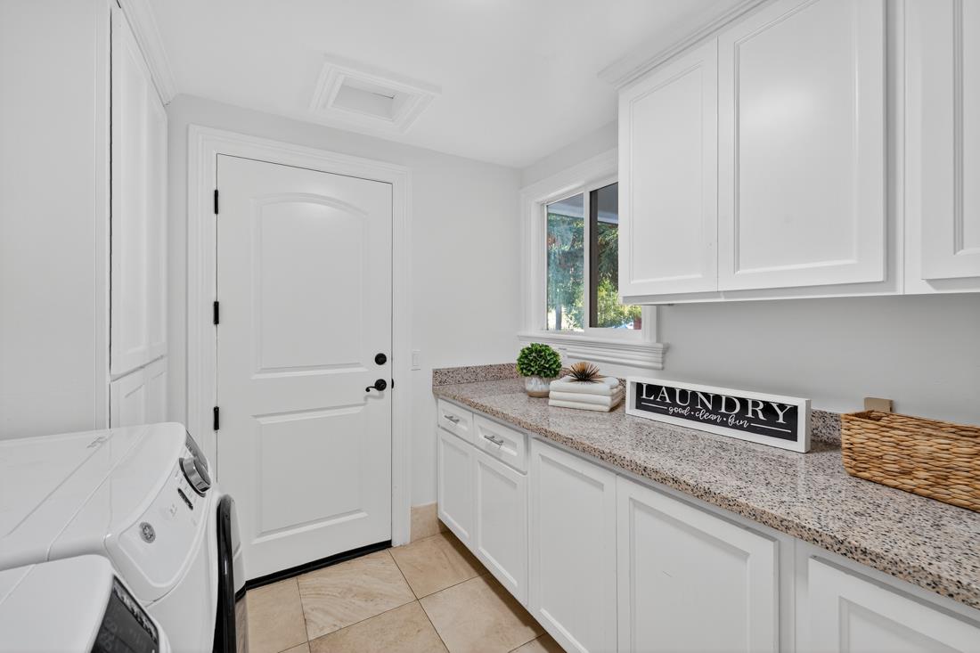 Detail Gallery Image 22 of 63 For 895 Greenwich Dr, Gilroy,  CA 95020 - 5 Beds | 3 Baths