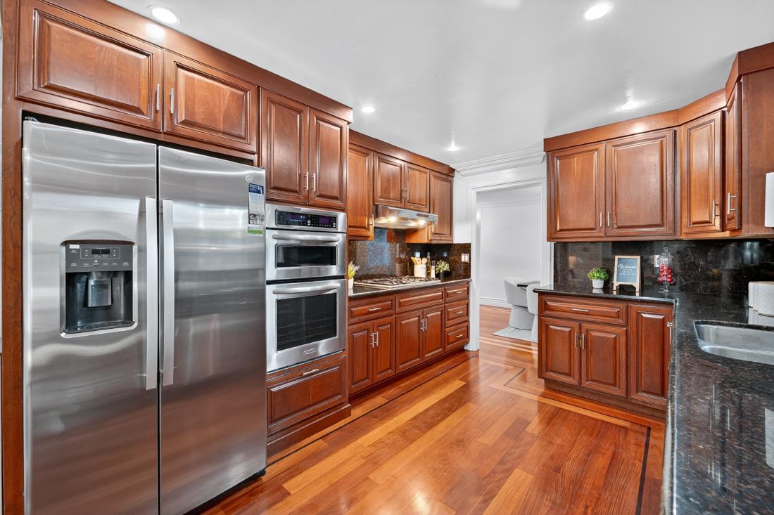 Detail Gallery Image 8 of 63 For 895 Greenwich Dr, Gilroy,  CA 95020 - 5 Beds | 3 Baths