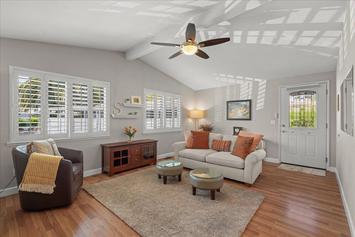 Detail Gallery Image 2 of 19 For 501 Moorpark Way #45,  Mountain View,  CA 94041 - 2 Beds | 2 Baths