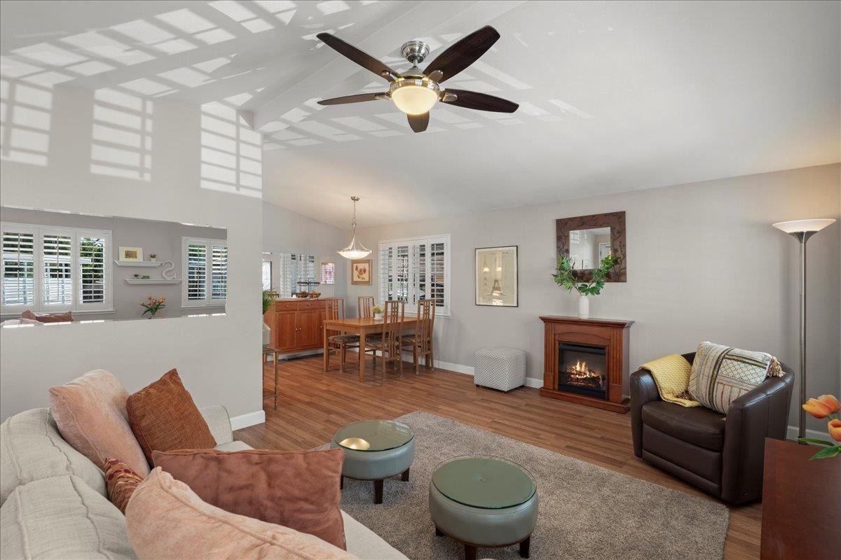 Detail Gallery Image 4 of 19 For 501 Moorpark Way #45,  Mountain View,  CA 94041 - 2 Beds | 2 Baths
