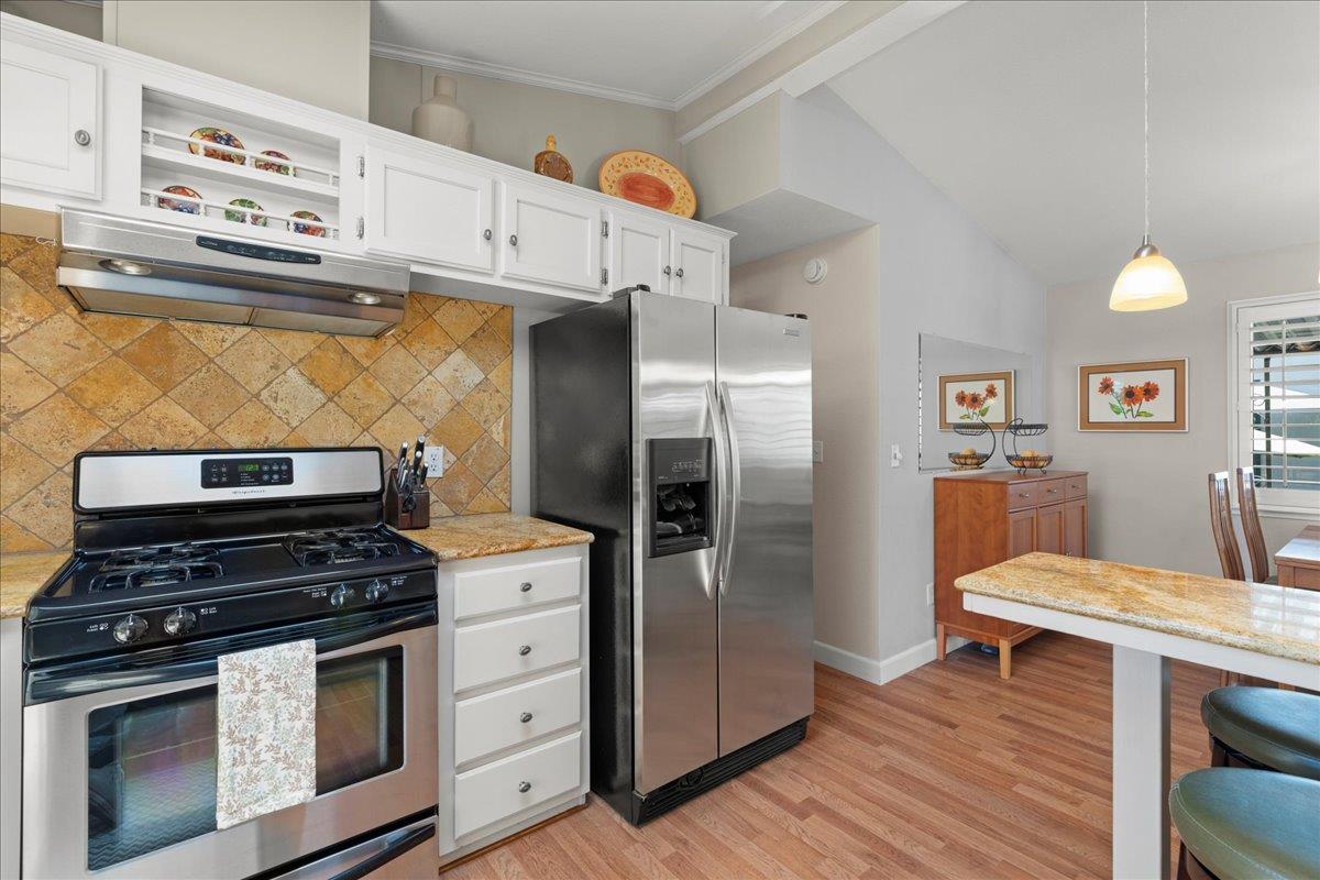 Detail Gallery Image 7 of 19 For 501 Moorpark Way #45,  Mountain View,  CA 94041 - 2 Beds | 2 Baths
