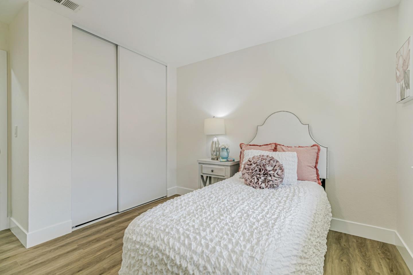 Detail Gallery Image 13 of 25 For 633 Easton Dr, San Jose,  CA 95133 - 3 Beds | 2 Baths