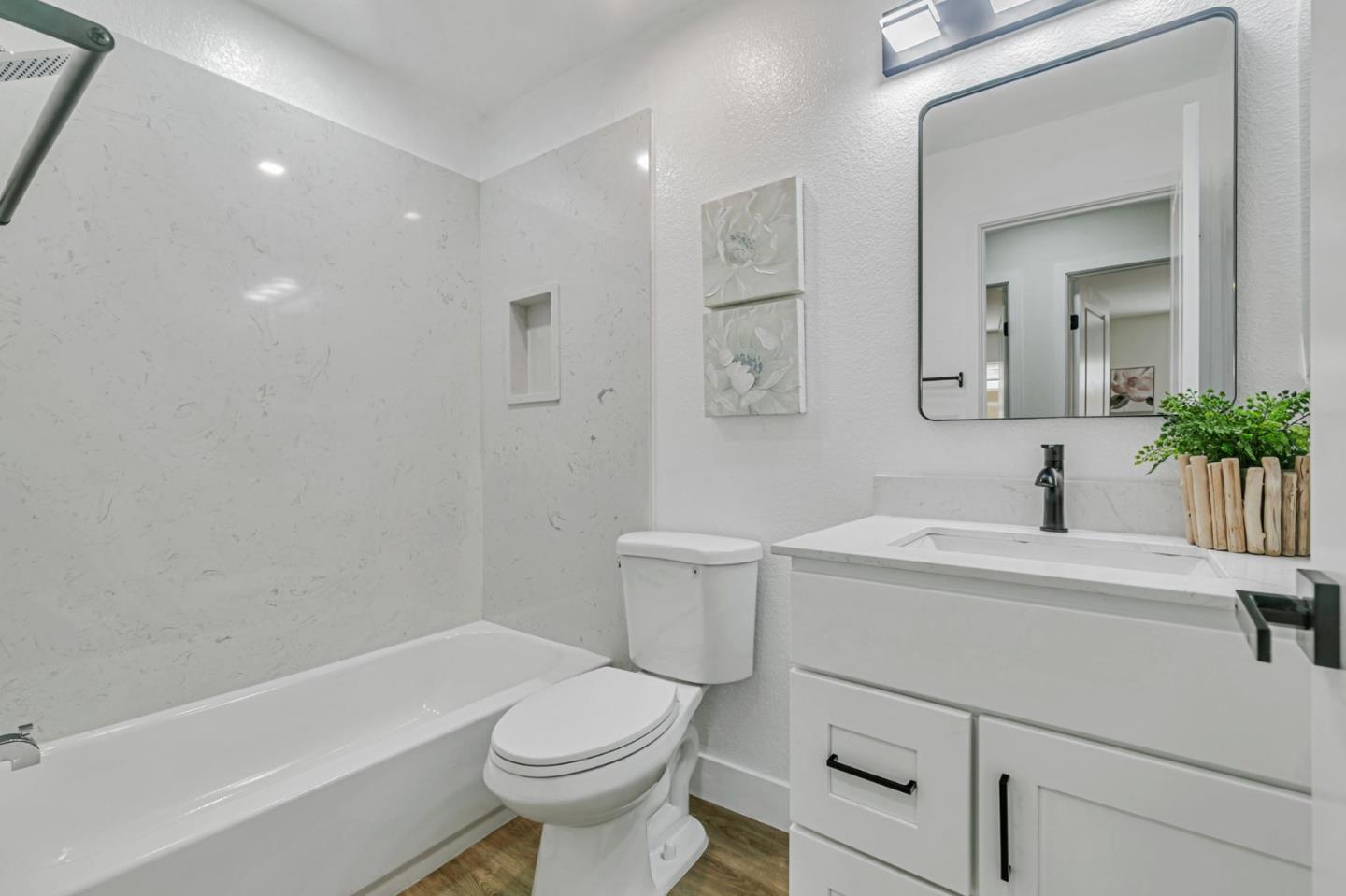 Detail Gallery Image 16 of 25 For 633 Easton Dr, San Jose,  CA 95133 - 3 Beds | 2 Baths