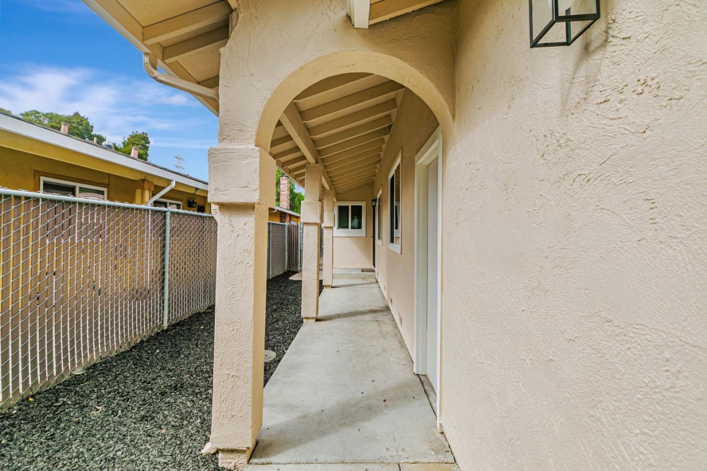 Detail Gallery Image 2 of 25 For 633 Easton Dr, San Jose,  CA 95133 - 3 Beds | 2 Baths