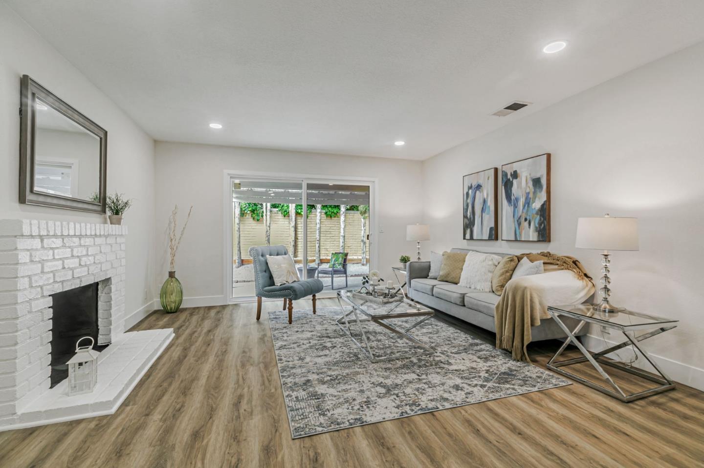 Detail Gallery Image 3 of 25 For 633 Easton Dr, San Jose,  CA 95133 - 3 Beds | 2 Baths