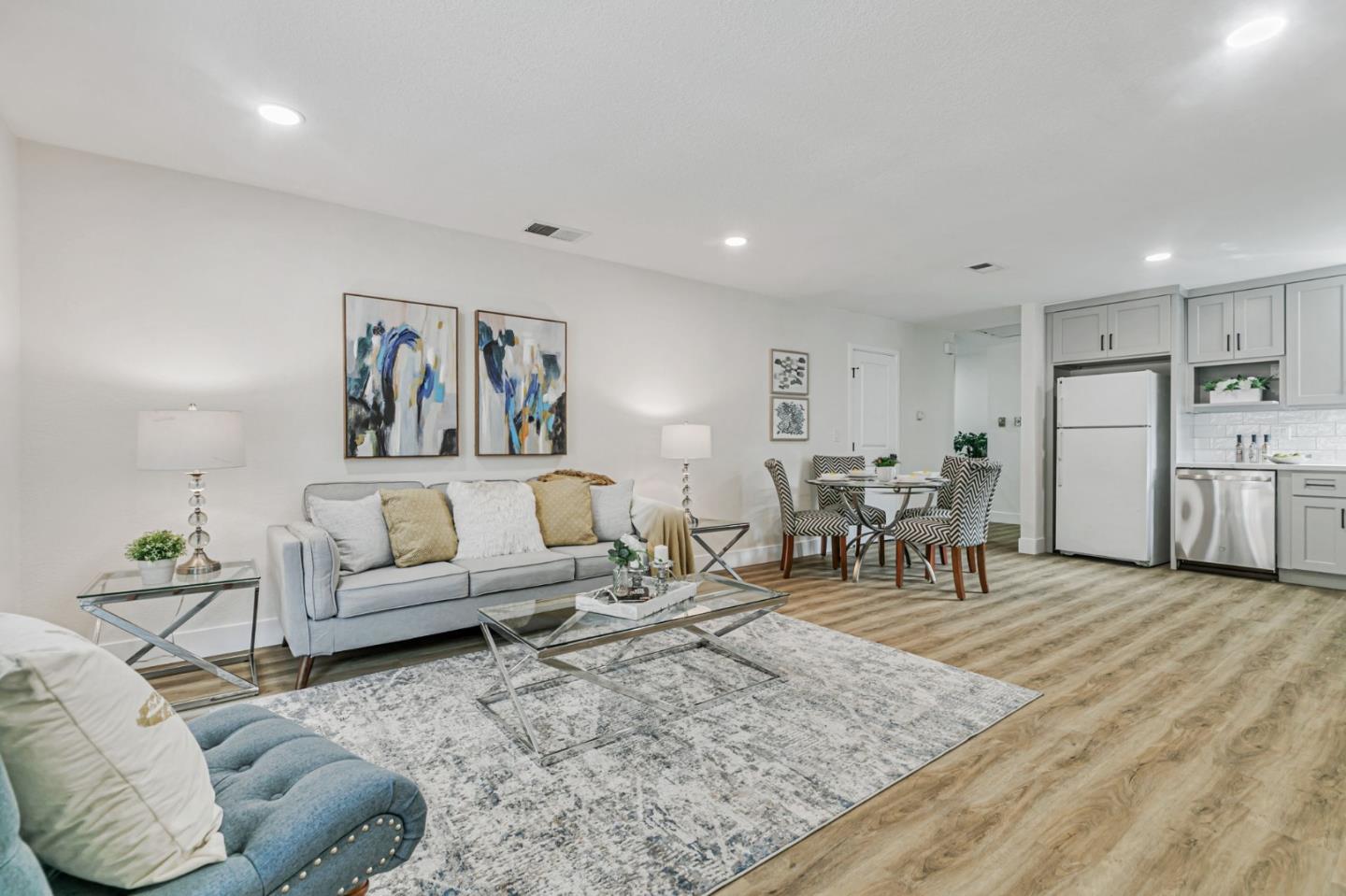 Detail Gallery Image 4 of 25 For 633 Easton Dr, San Jose,  CA 95133 - 3 Beds | 2 Baths