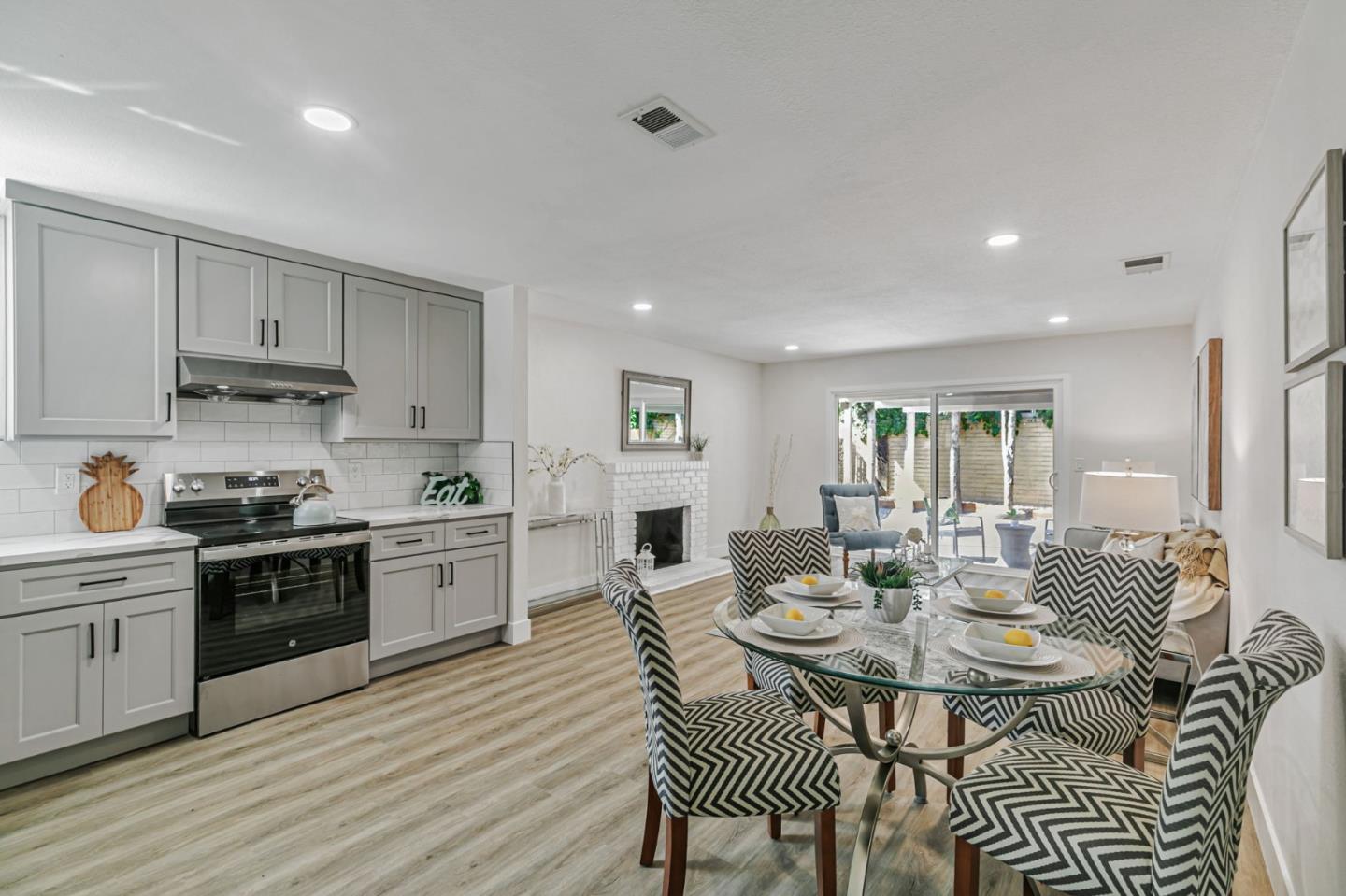 Detail Gallery Image 8 of 25 For 633 Easton Dr, San Jose,  CA 95133 - 3 Beds | 2 Baths