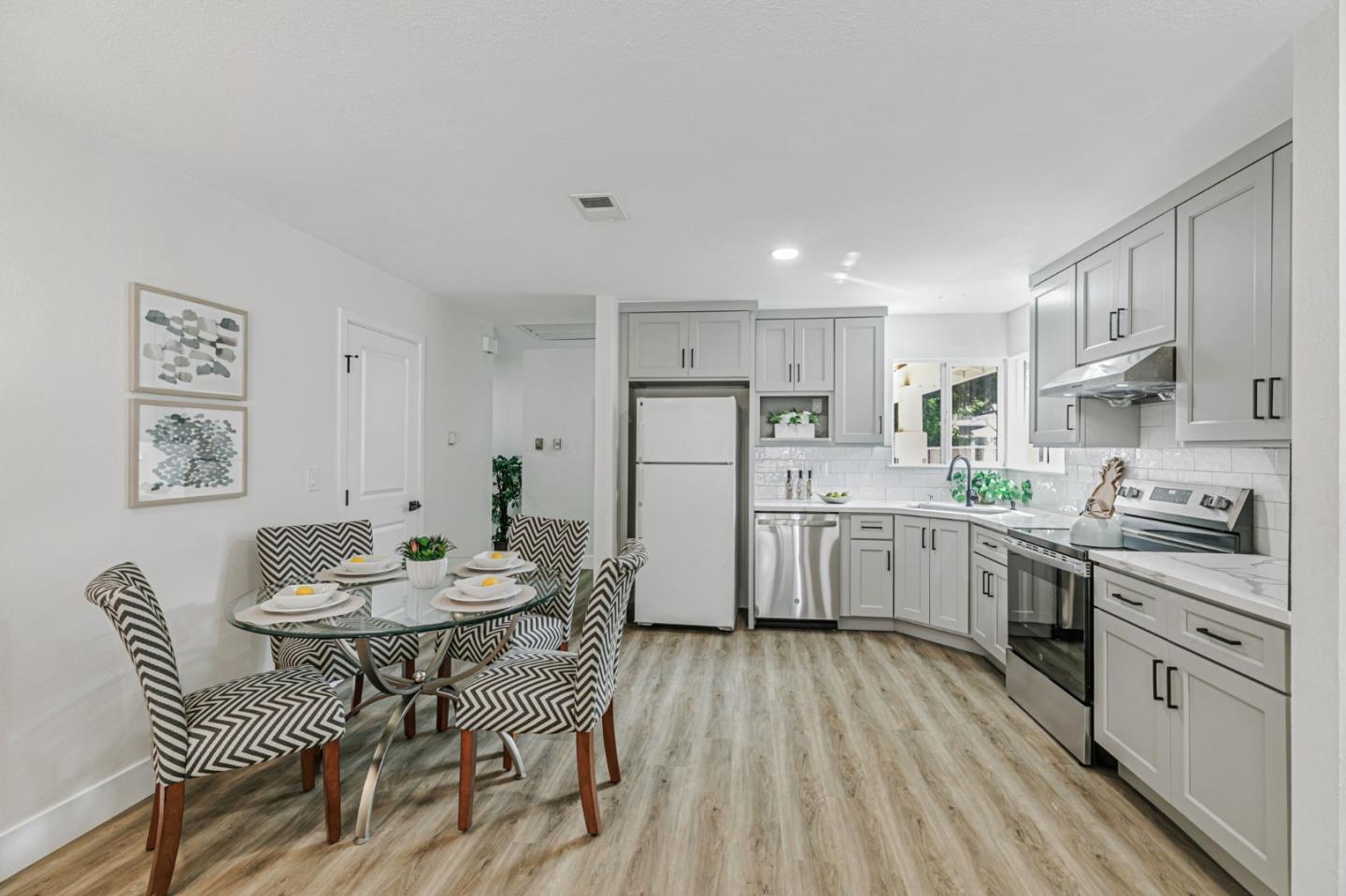 Detail Gallery Image 9 of 25 For 633 Easton Dr, San Jose,  CA 95133 - 3 Beds | 2 Baths