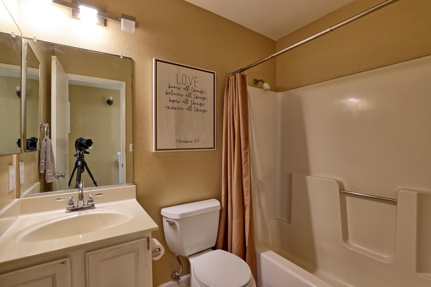Detail Gallery Image 11 of 26 For 801 Nash Rd #I2,  Hollister,  CA 95023 - 3 Beds | 2/1 Baths