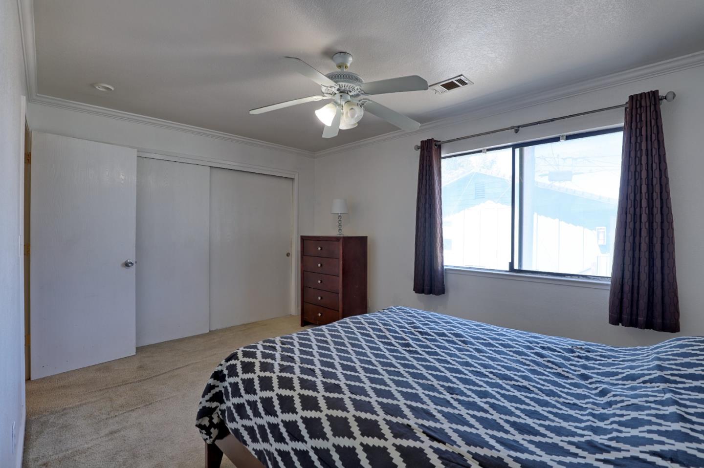 Detail Gallery Image 13 of 26 For 801 Nash Rd #I2,  Hollister,  CA 95023 - 3 Beds | 2/1 Baths