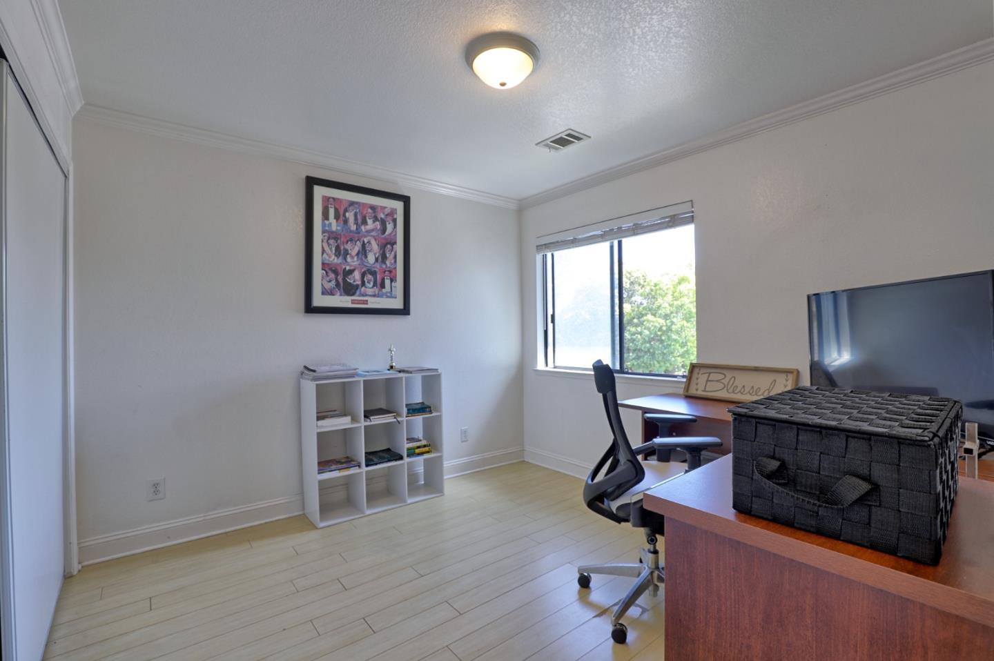 Detail Gallery Image 15 of 26 For 801 Nash Rd #I2,  Hollister,  CA 95023 - 3 Beds | 2/1 Baths