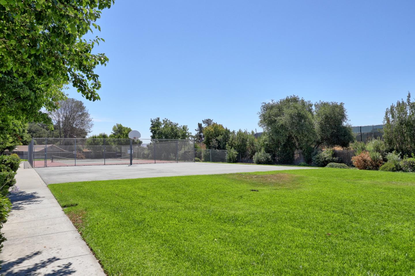 Detail Gallery Image 25 of 26 For 801 Nash Rd #I2,  Hollister,  CA 95023 - 3 Beds | 2/1 Baths