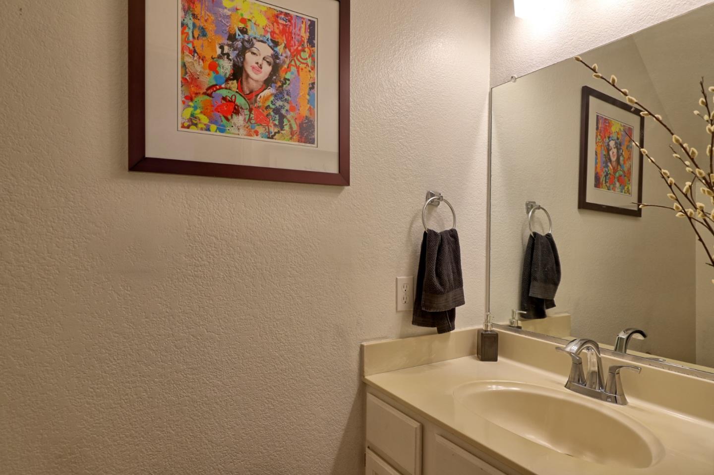 Detail Gallery Image 9 of 26 For 801 Nash Rd #I2,  Hollister,  CA 95023 - 3 Beds | 2/1 Baths