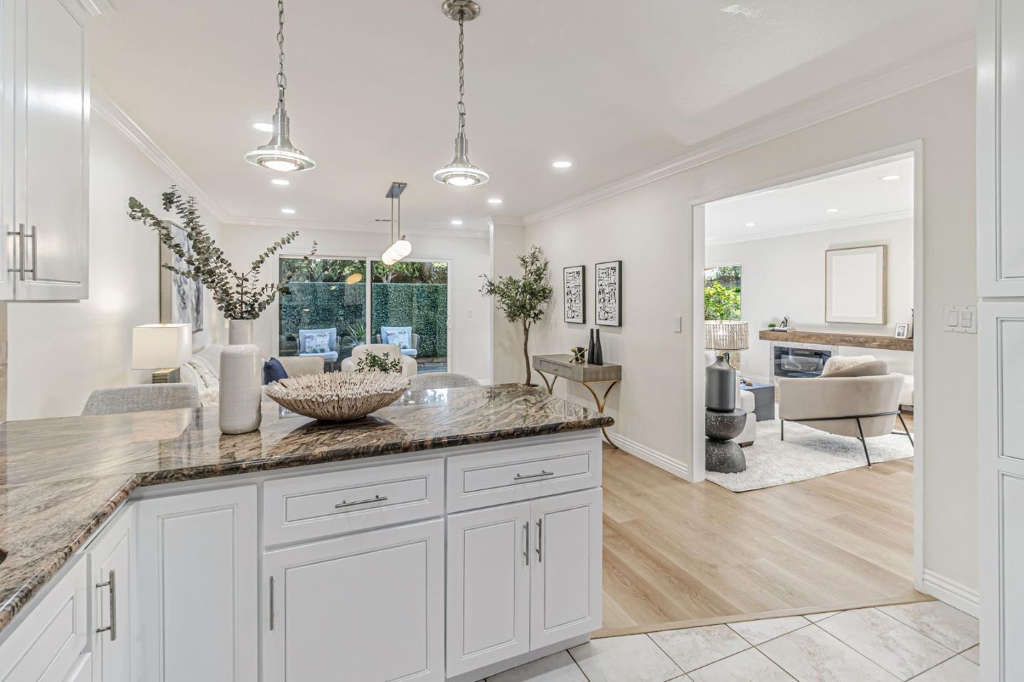 Detail Gallery Image 12 of 50 For 9 Lilly Ln, San Carlos,  CA 94070 - 3 Beds | 2/1 Baths