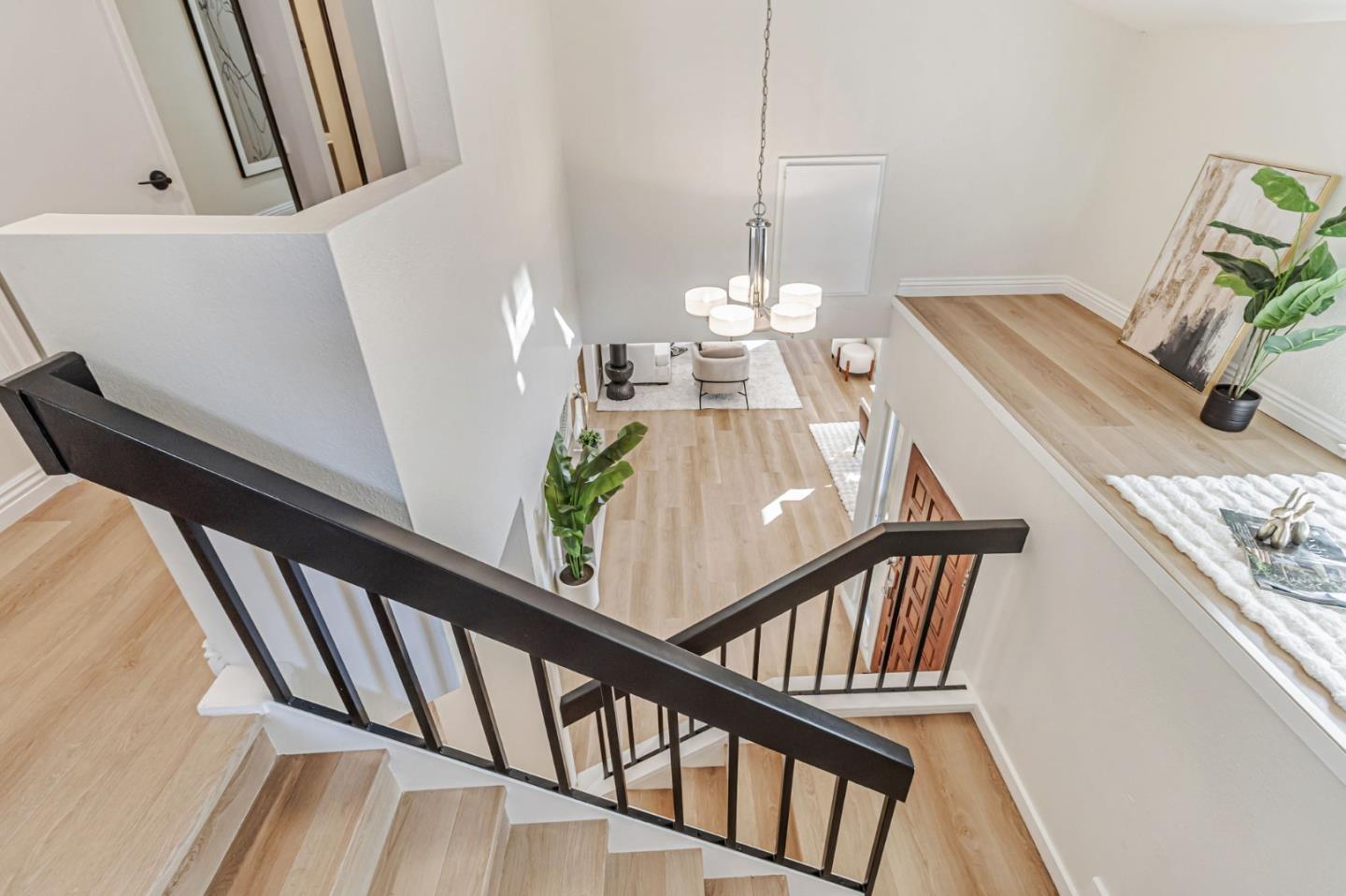 Detail Gallery Image 18 of 50 For 9 Lilly Ln, San Carlos,  CA 94070 - 3 Beds | 2/1 Baths