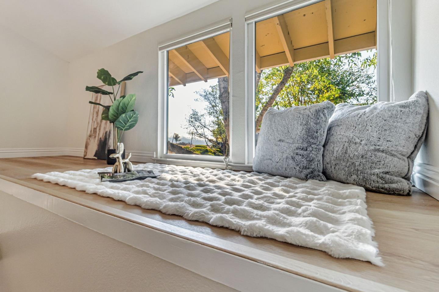Detail Gallery Image 20 of 50 For 9 Lilly Ln, San Carlos,  CA 94070 - 3 Beds | 2/1 Baths