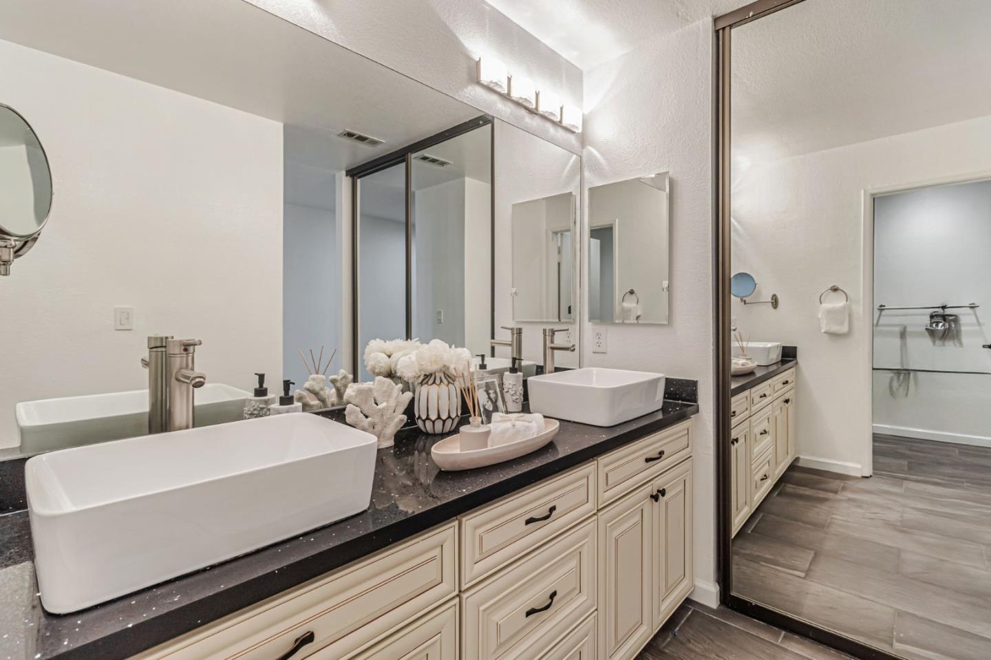 Detail Gallery Image 33 of 50 For 9 Lilly Ln, San Carlos,  CA 94070 - 3 Beds | 2/1 Baths