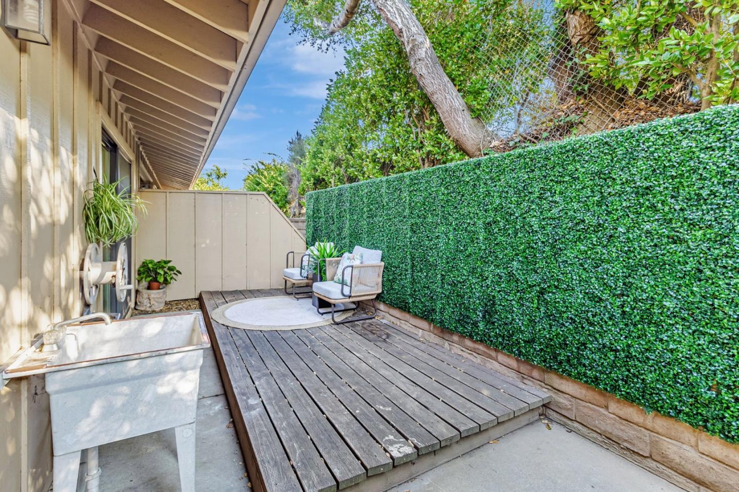 Detail Gallery Image 37 of 50 For 9 Lilly Ln, San Carlos,  CA 94070 - 3 Beds | 2/1 Baths