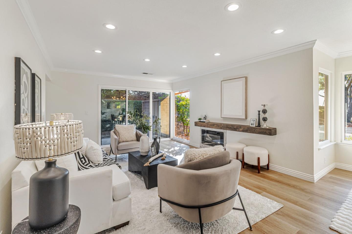 Detail Gallery Image 5 of 50 For 9 Lilly Ln, San Carlos,  CA 94070 - 3 Beds | 2/1 Baths