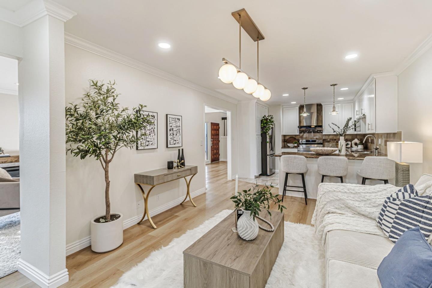 Detail Gallery Image 9 of 50 For 9 Lilly Ln, San Carlos,  CA 94070 - 3 Beds | 2/1 Baths