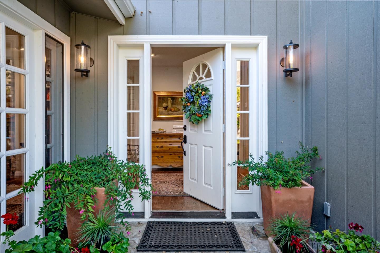 Detail Gallery Image 4 of 30 For 196 Laurel Dr, Carmel Valley,  CA 93924 - 4 Beds | 3/1 Baths