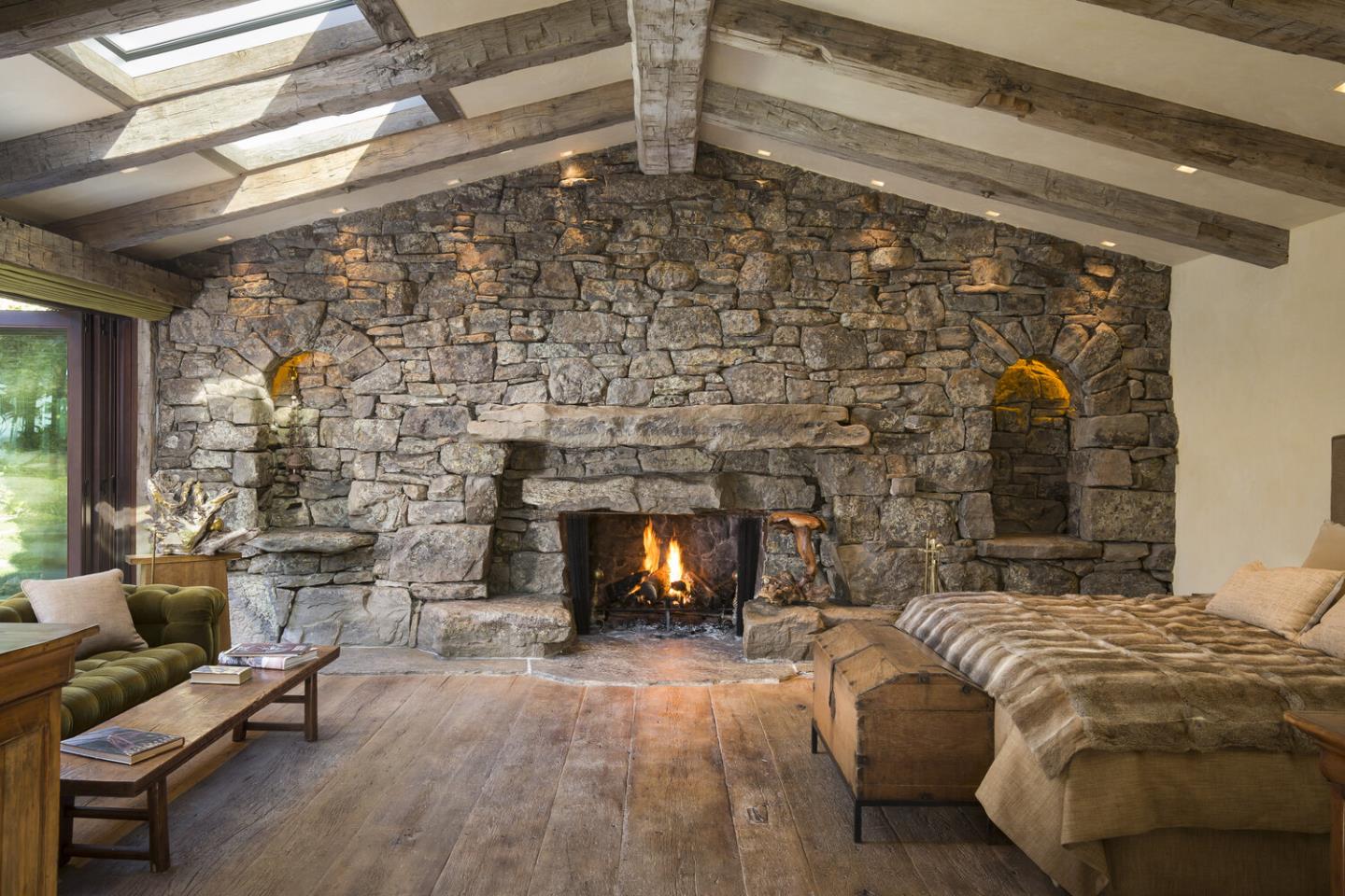 Detail Gallery Image 10 of 101 For 157, 163 Spindrift Rd, Carmel,  CA 93923 - 13 Beds | 13/4 Baths