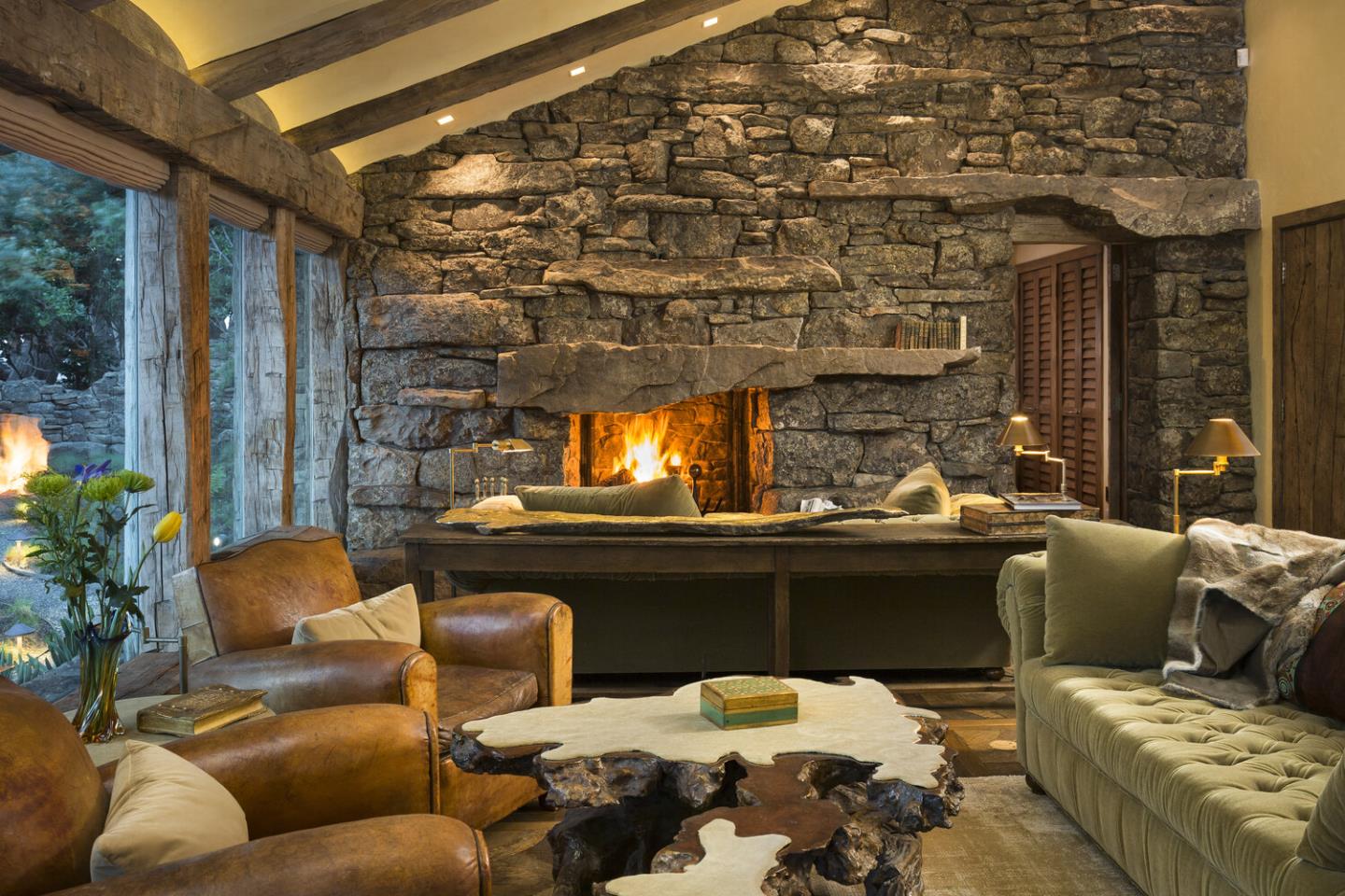 Detail Gallery Image 14 of 101 For 157, 163 Spindrift Rd, Carmel,  CA 93923 - 13 Beds | 13/4 Baths