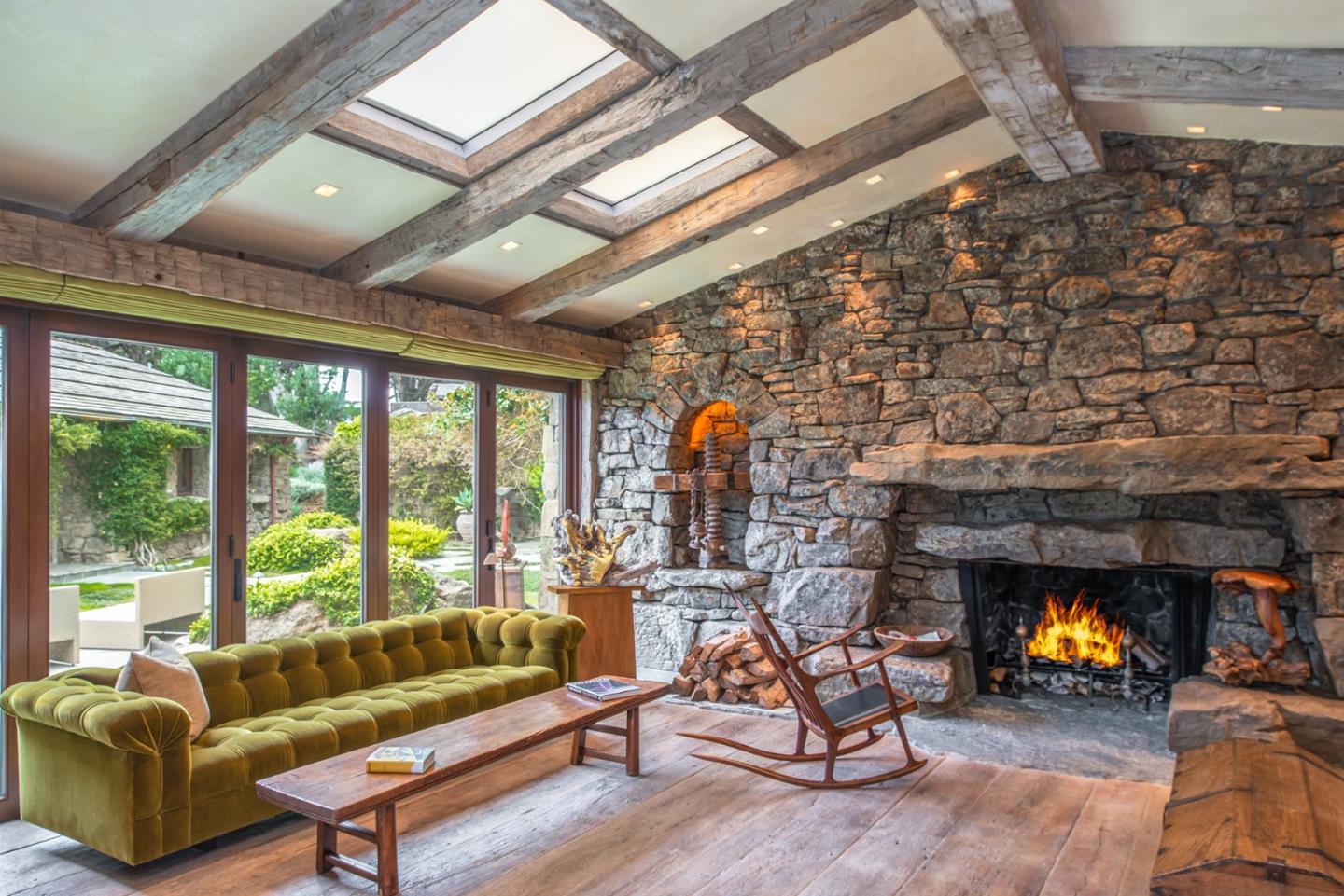 Detail Gallery Image 17 of 101 For 157, 163 Spindrift Rd, Carmel,  CA 93923 - 13 Beds | 13/4 Baths