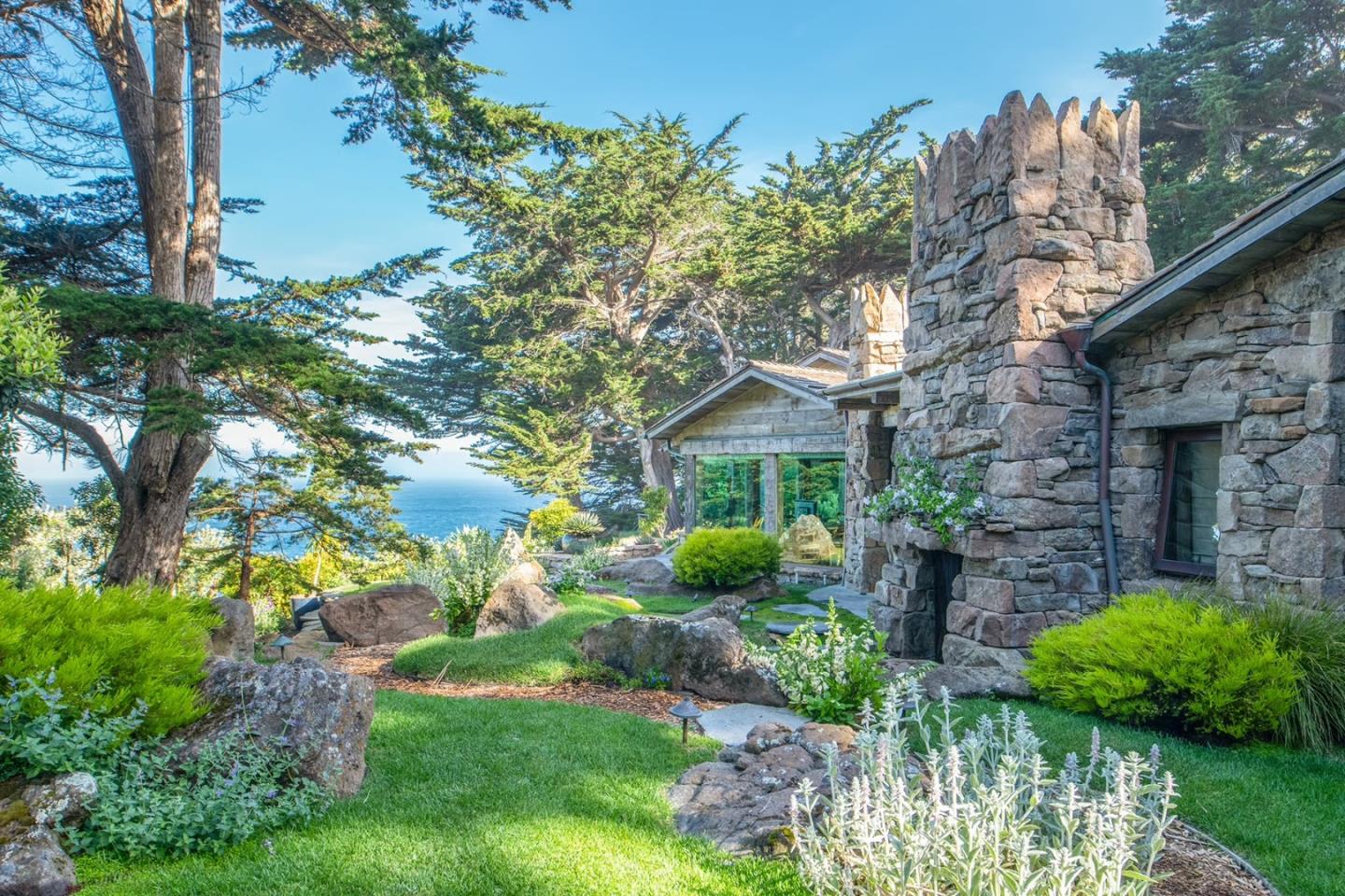 Detail Gallery Image 20 of 101 For 157, 163 Spindrift Rd, Carmel,  CA 93923 - 13 Beds | 13/4 Baths
