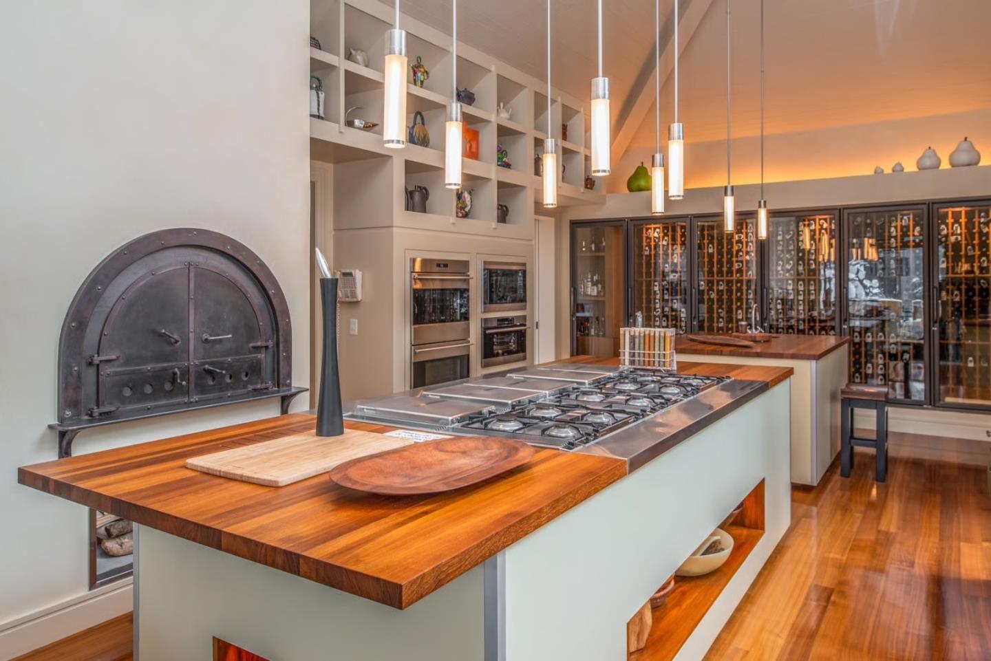 Detail Gallery Image 46 of 101 For 157, 163 Spindrift Rd, Carmel,  CA 93923 - 13 Beds | 13/4 Baths