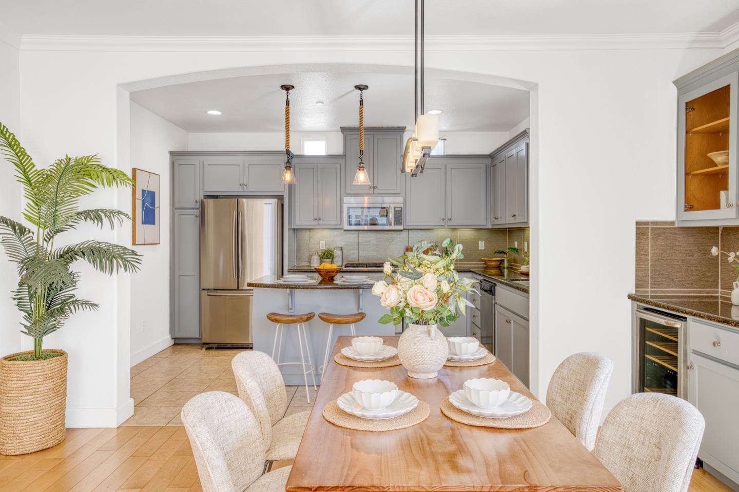 Detail Gallery Image 10 of 55 For 1773 Hillebrant Pl, Santa Clara,  CA 95050 - 3 Beds | 3/1 Baths