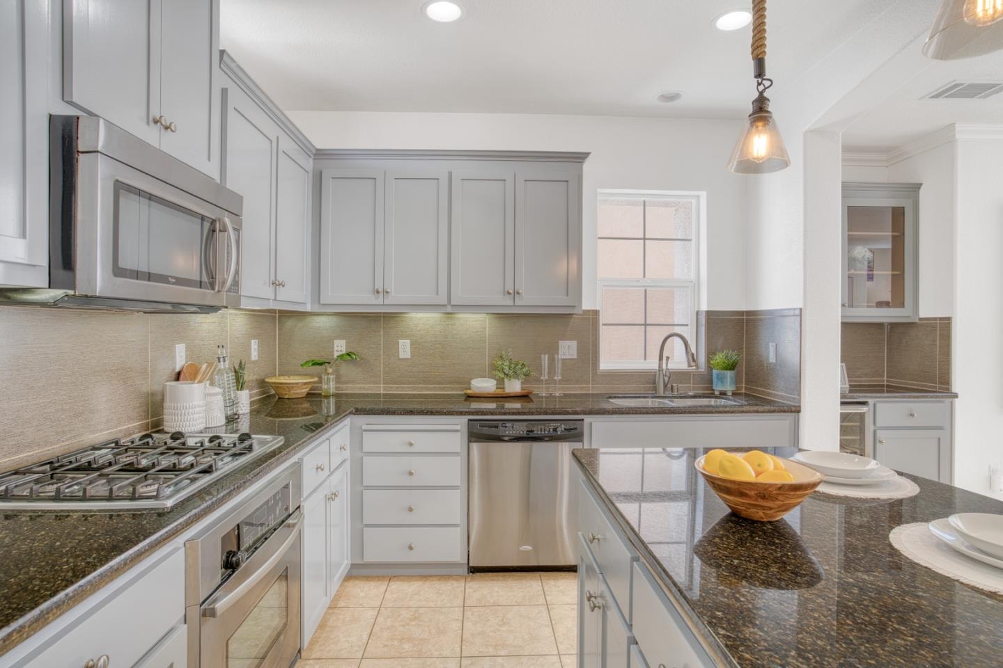 Detail Gallery Image 15 of 55 For 1773 Hillebrant Pl, Santa Clara,  CA 95050 - 3 Beds | 3/1 Baths