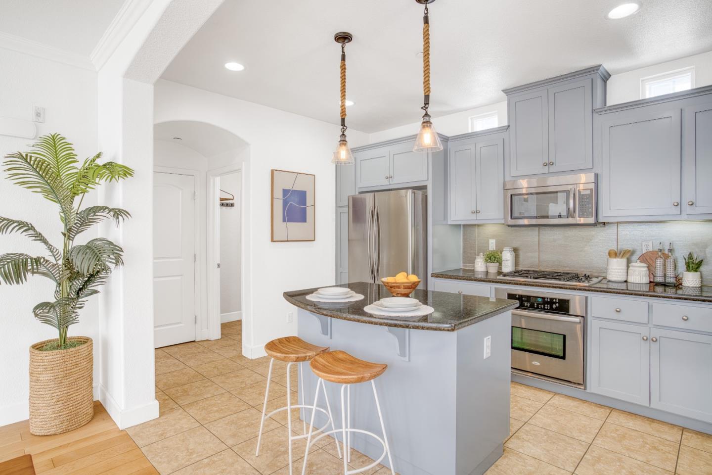 Detail Gallery Image 16 of 55 For 1773 Hillebrant Pl, Santa Clara,  CA 95050 - 3 Beds | 3/1 Baths